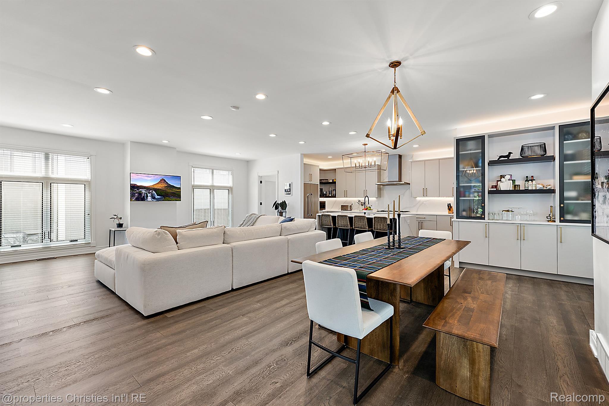 888 Purdy Street