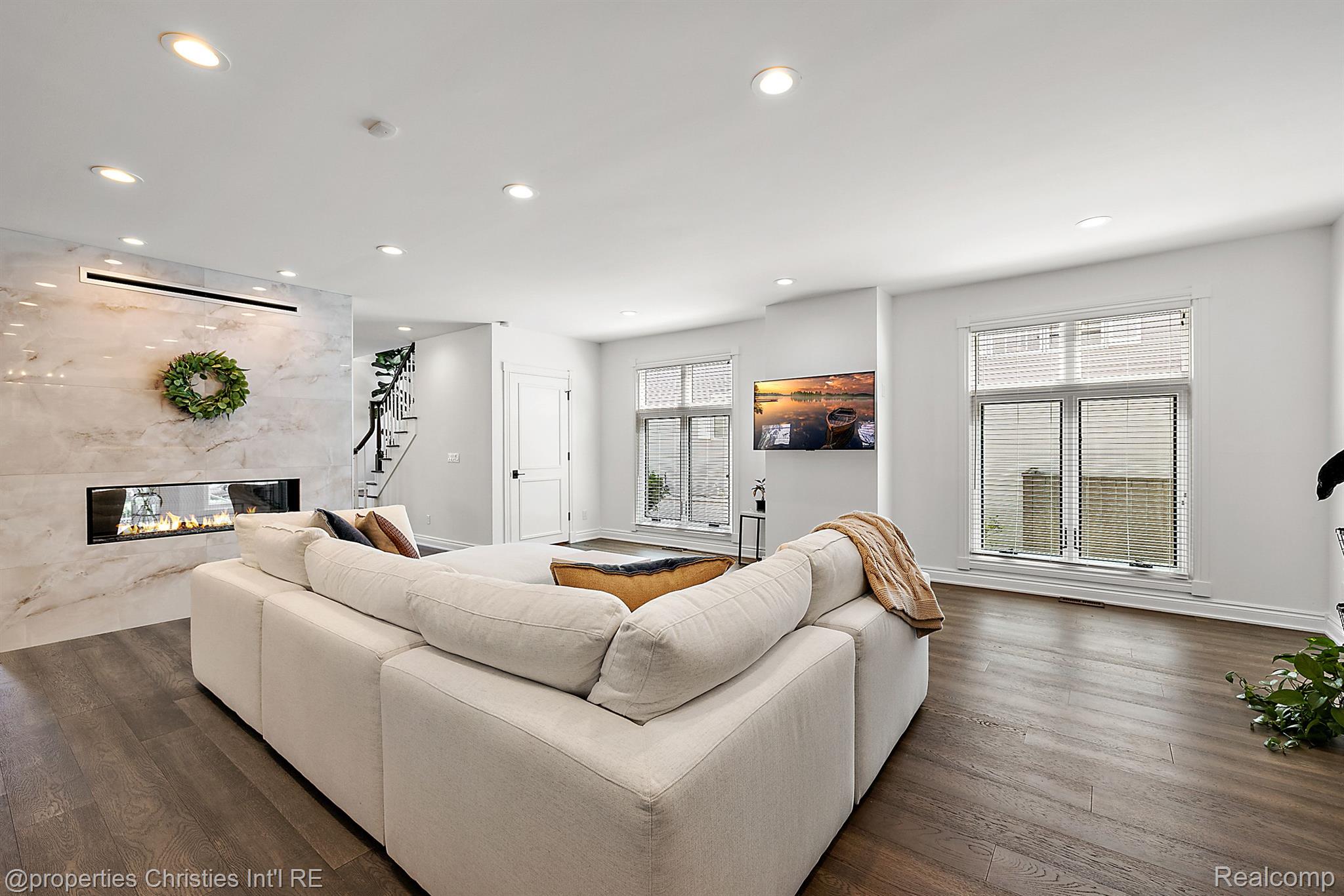 888 Purdy Street