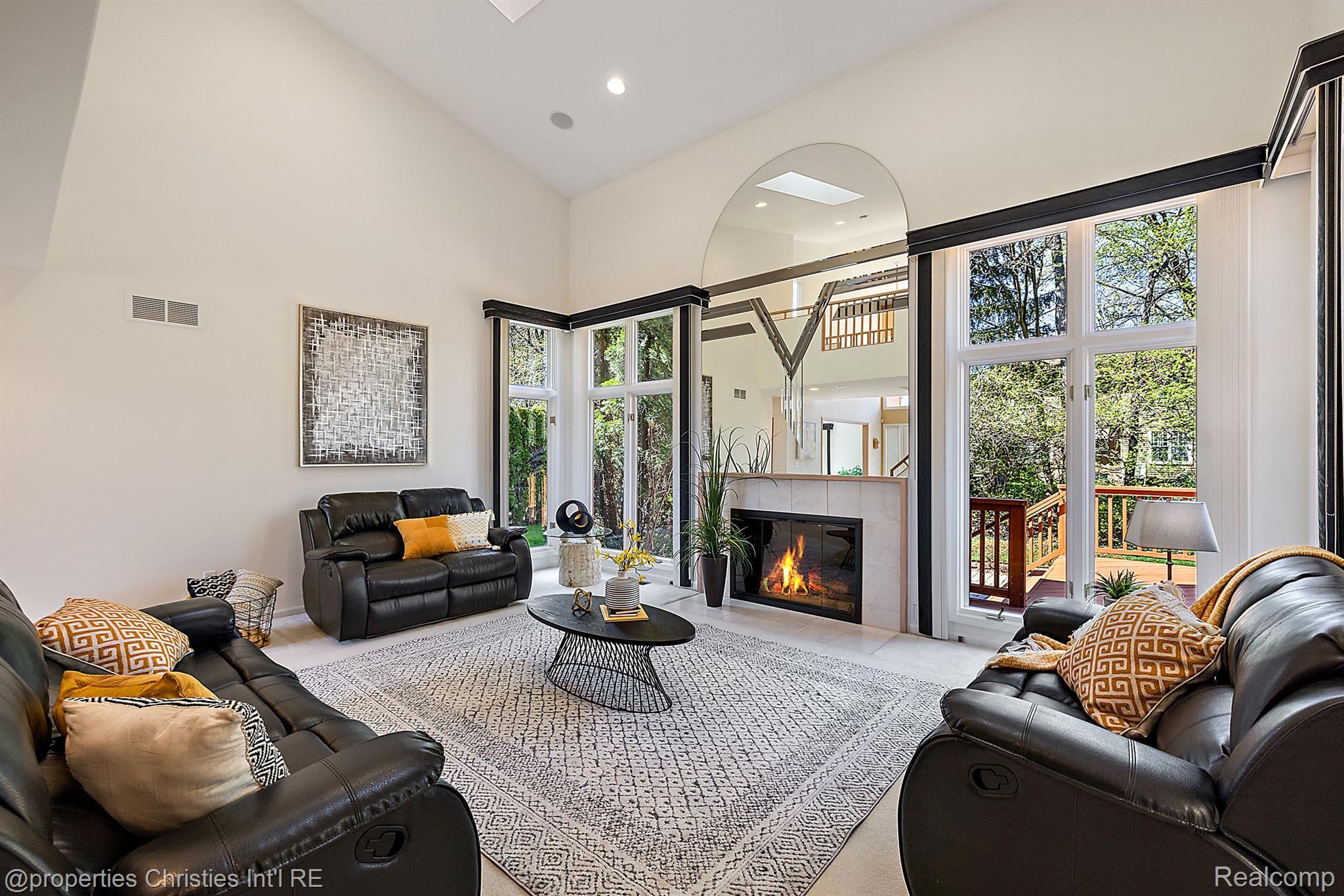 1428 Bradbury Drive