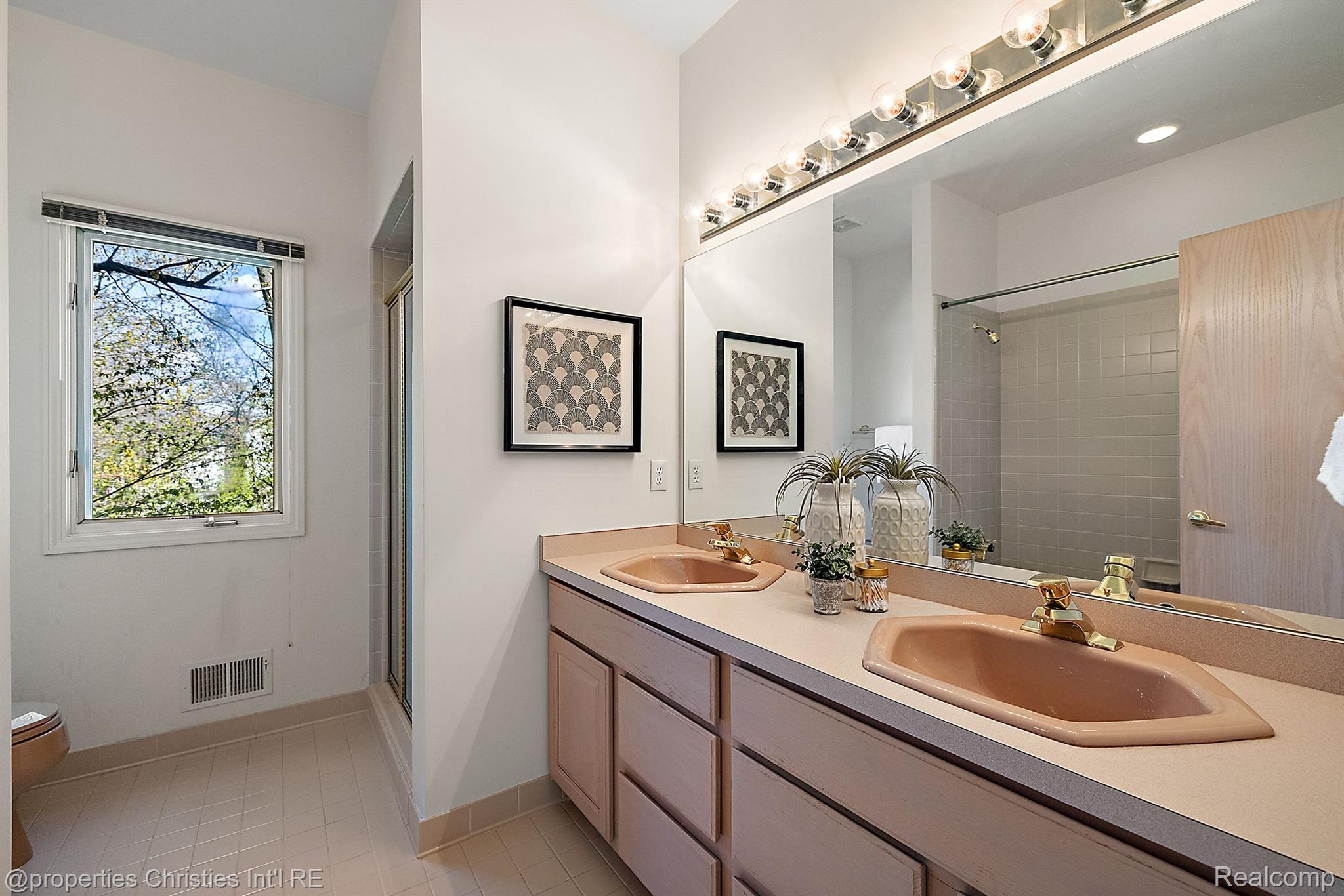 1428 Bradbury Drive