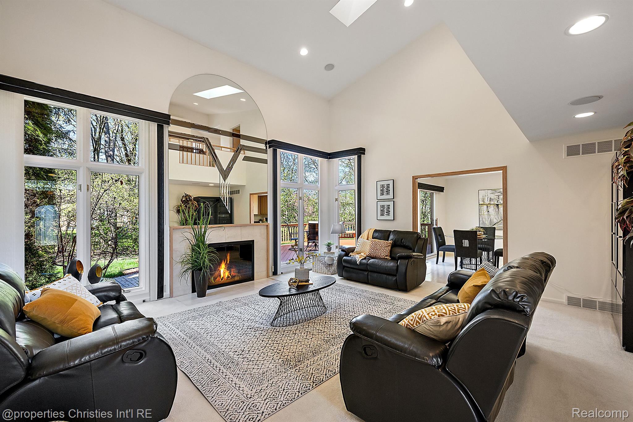 1428 Bradbury Drive