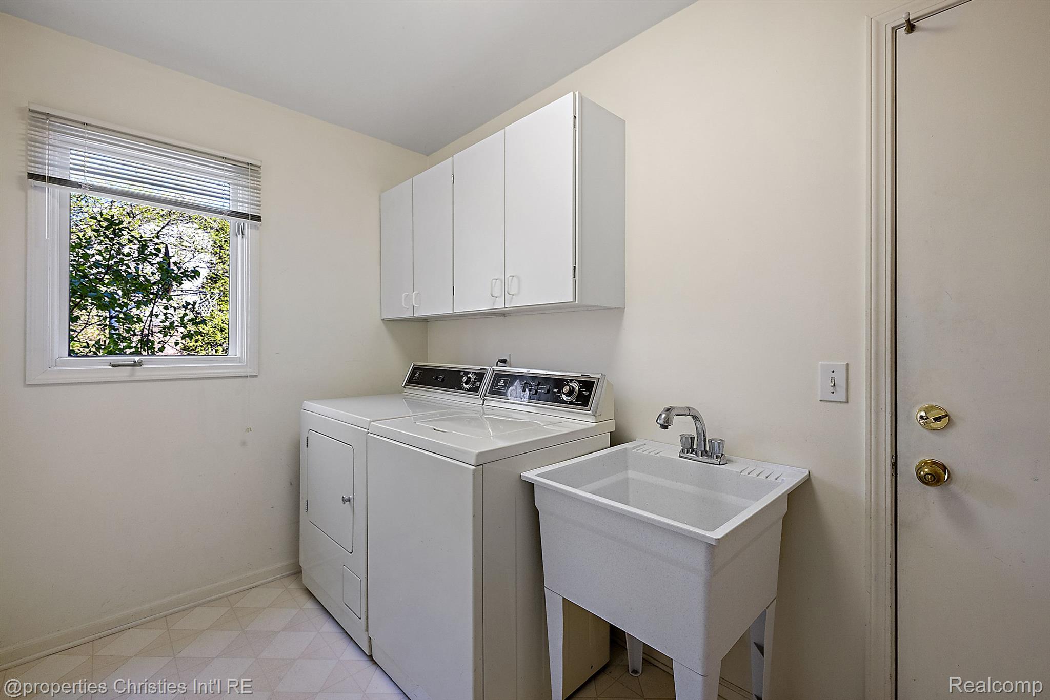 1428 Bradbury Drive