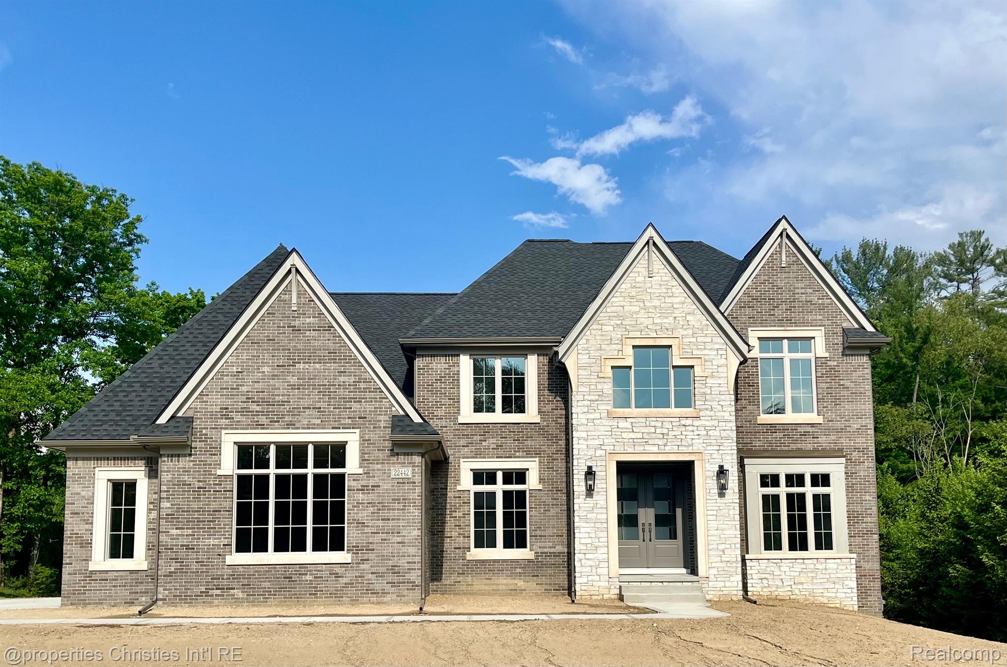 22442 MONTEBELLO