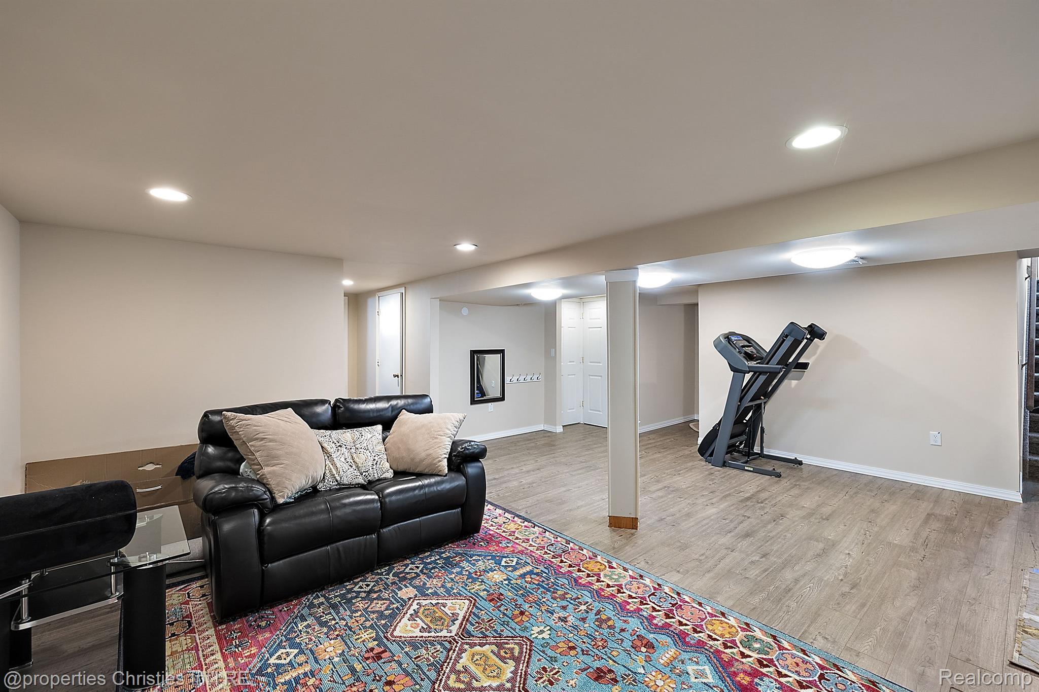 1196 Vassar