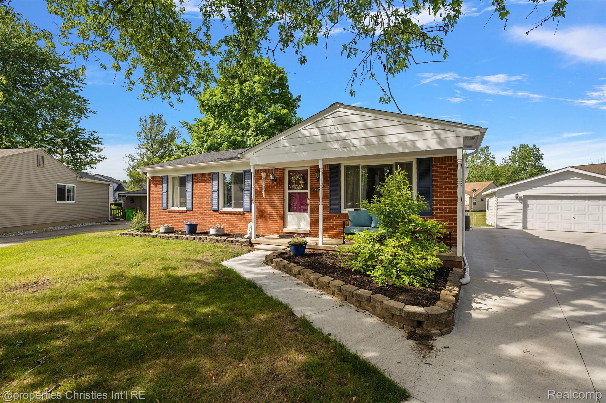 1196 Vassar