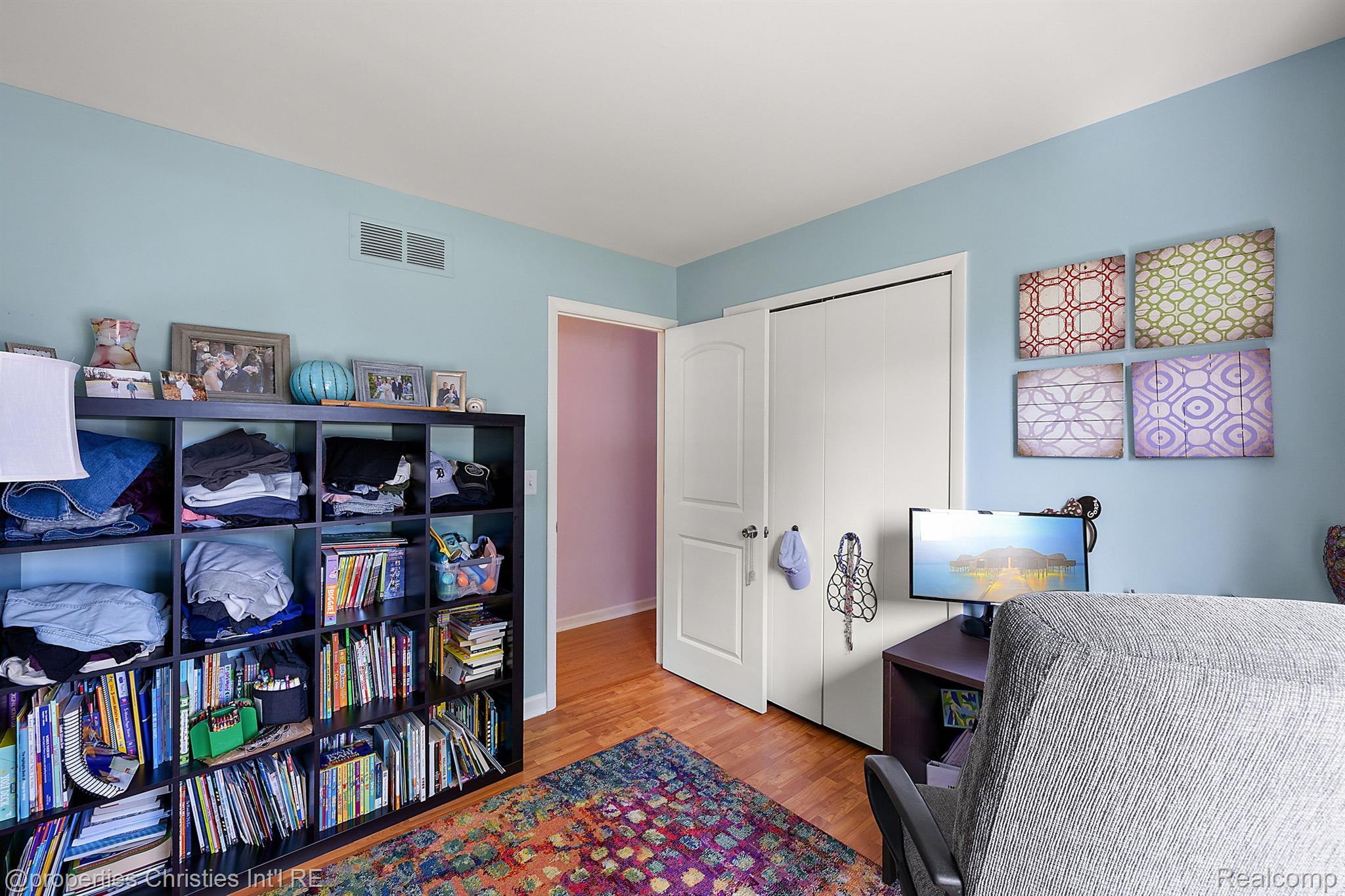 1196 Vassar