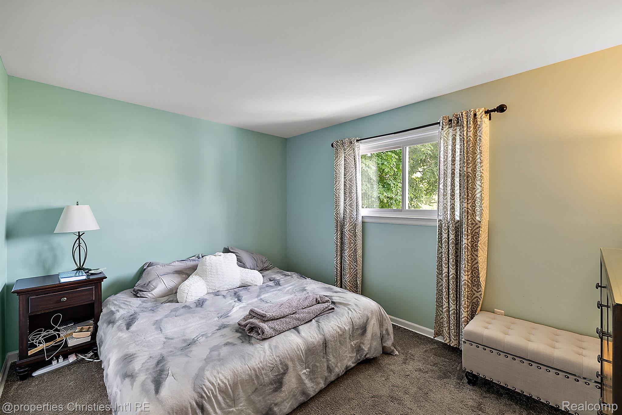 1196 Vassar