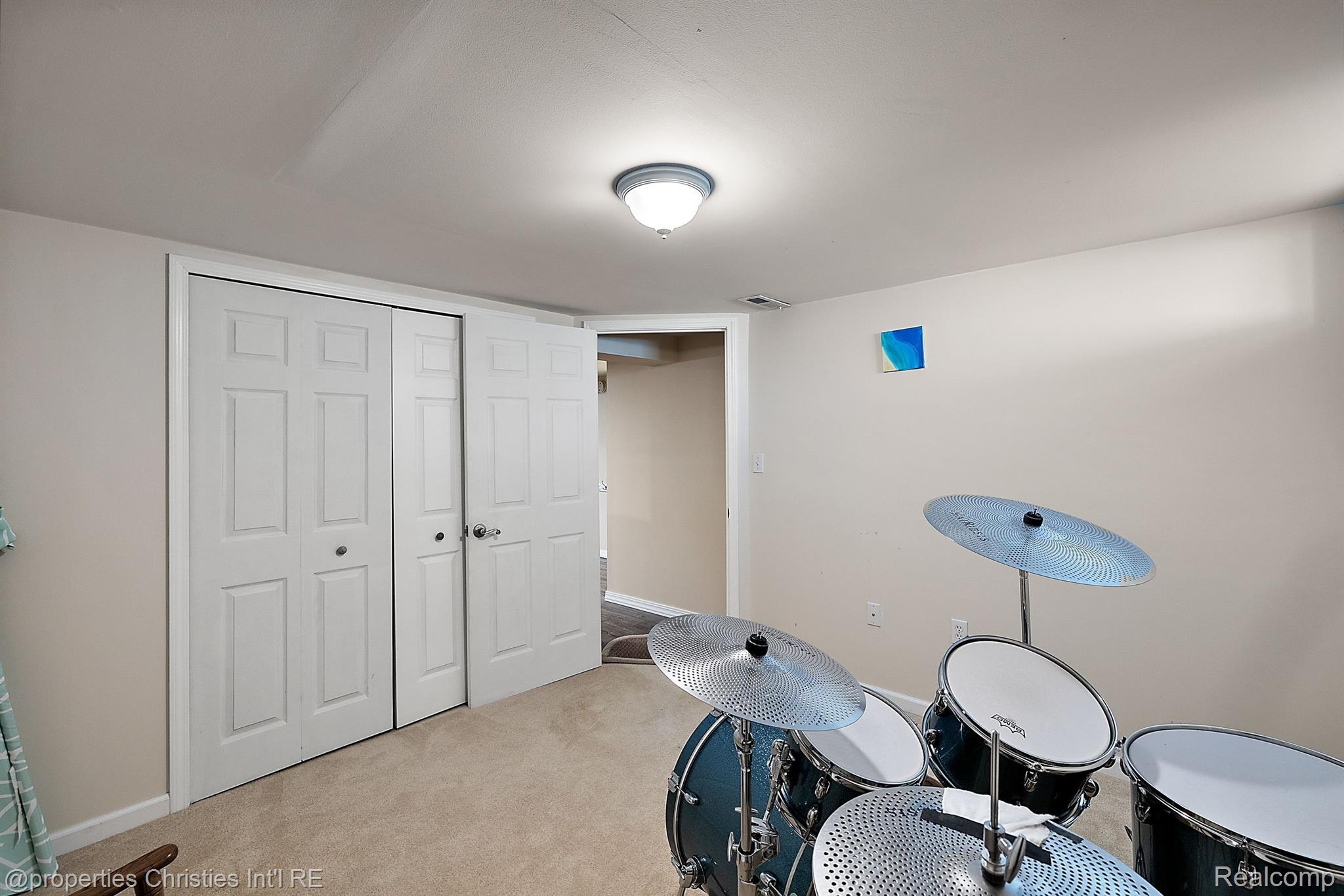 1196 Vassar