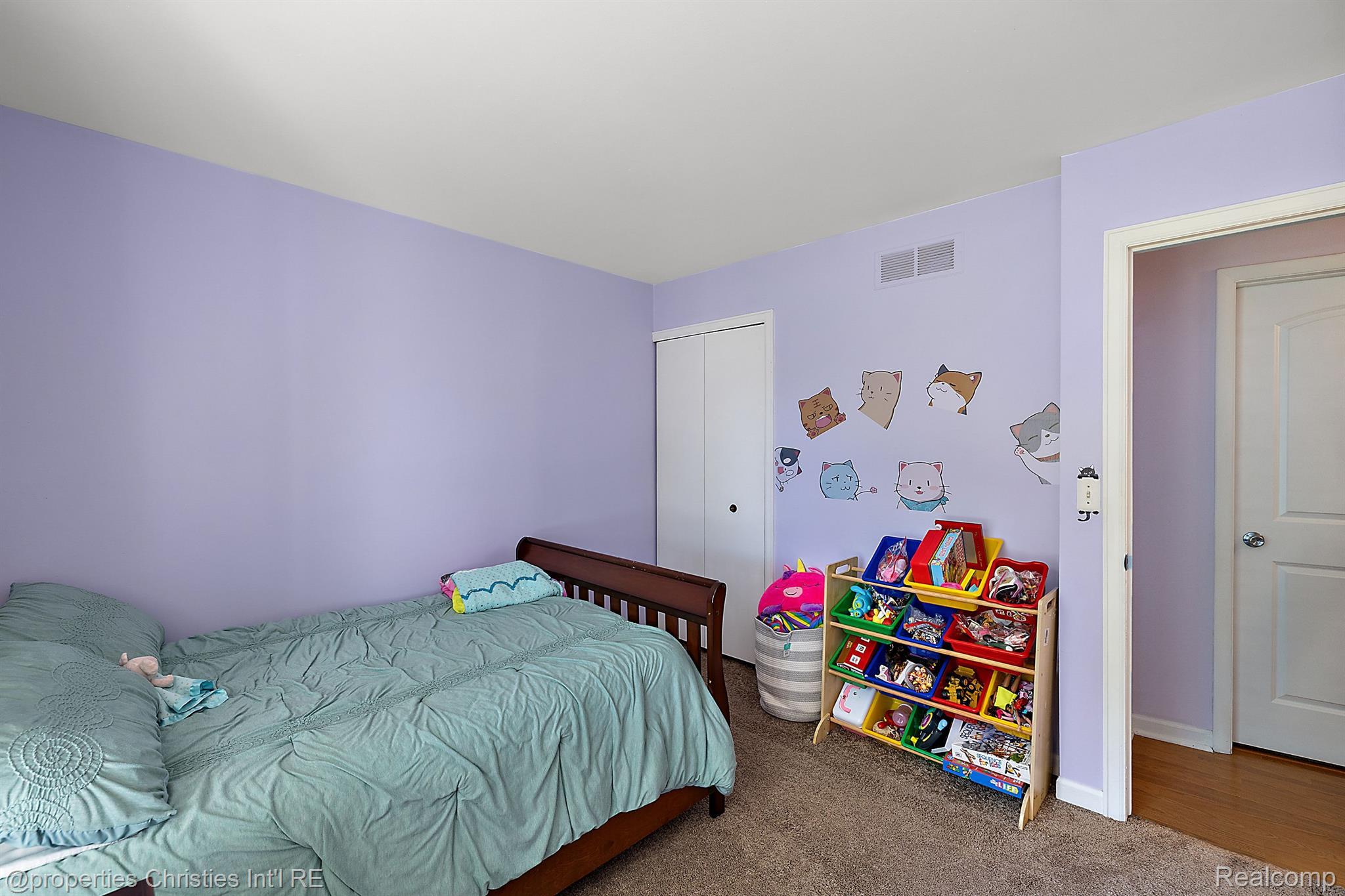 1196 Vassar