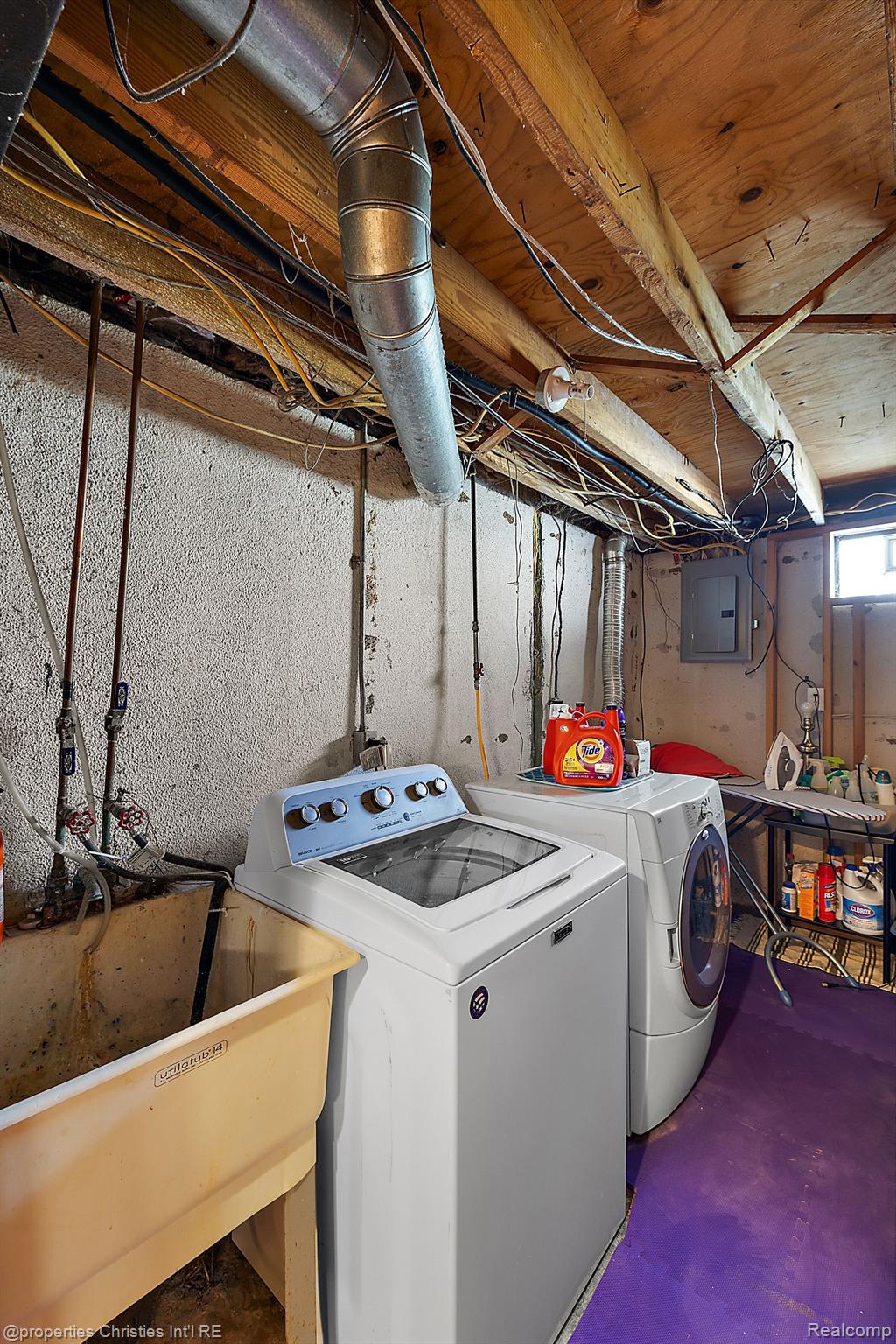 1196 Vassar