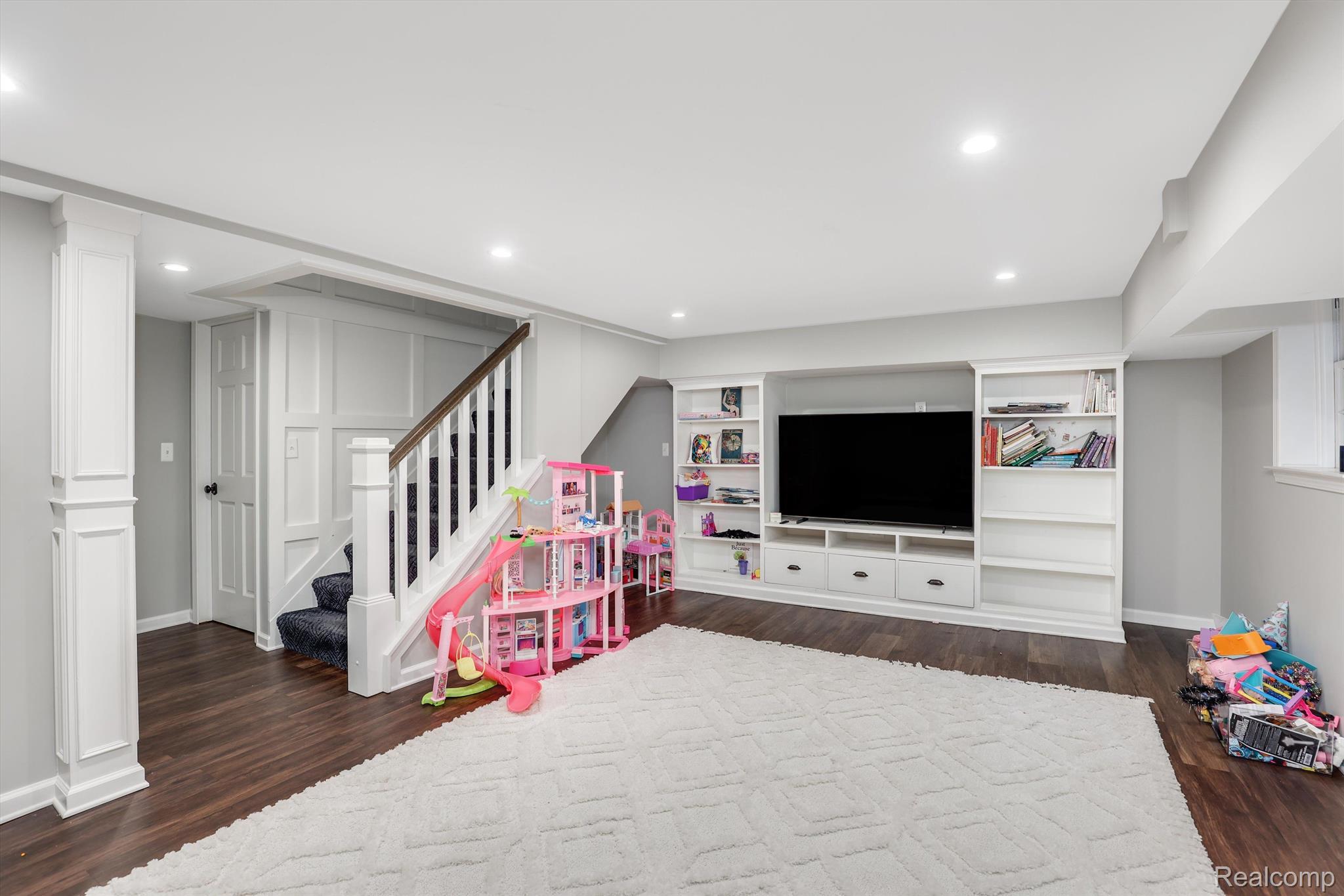 286 PLEASANT Street