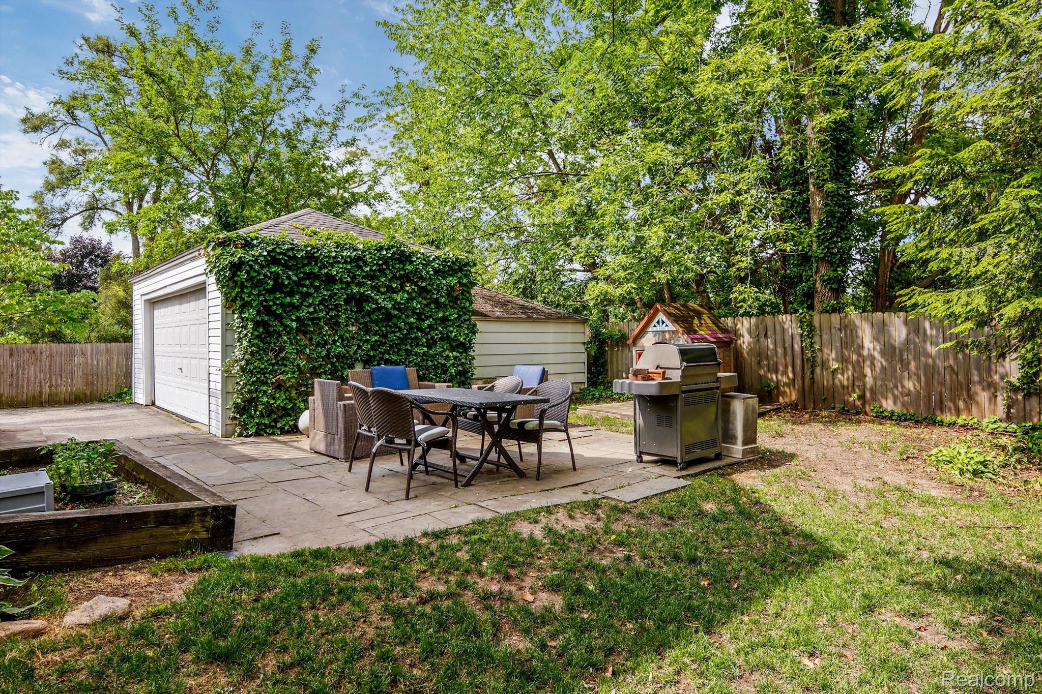 286 PLEASANT Street