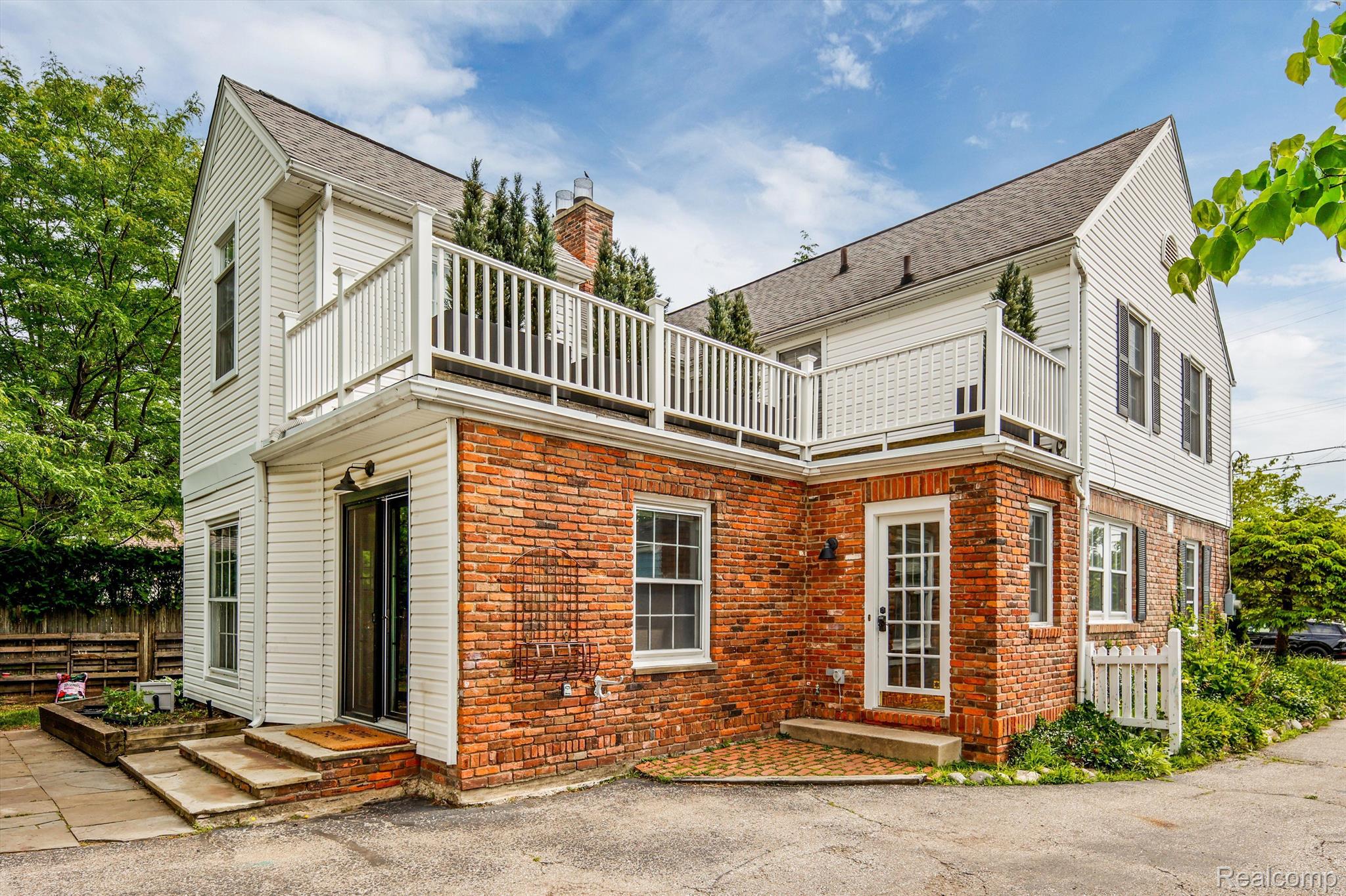 286 PLEASANT Street