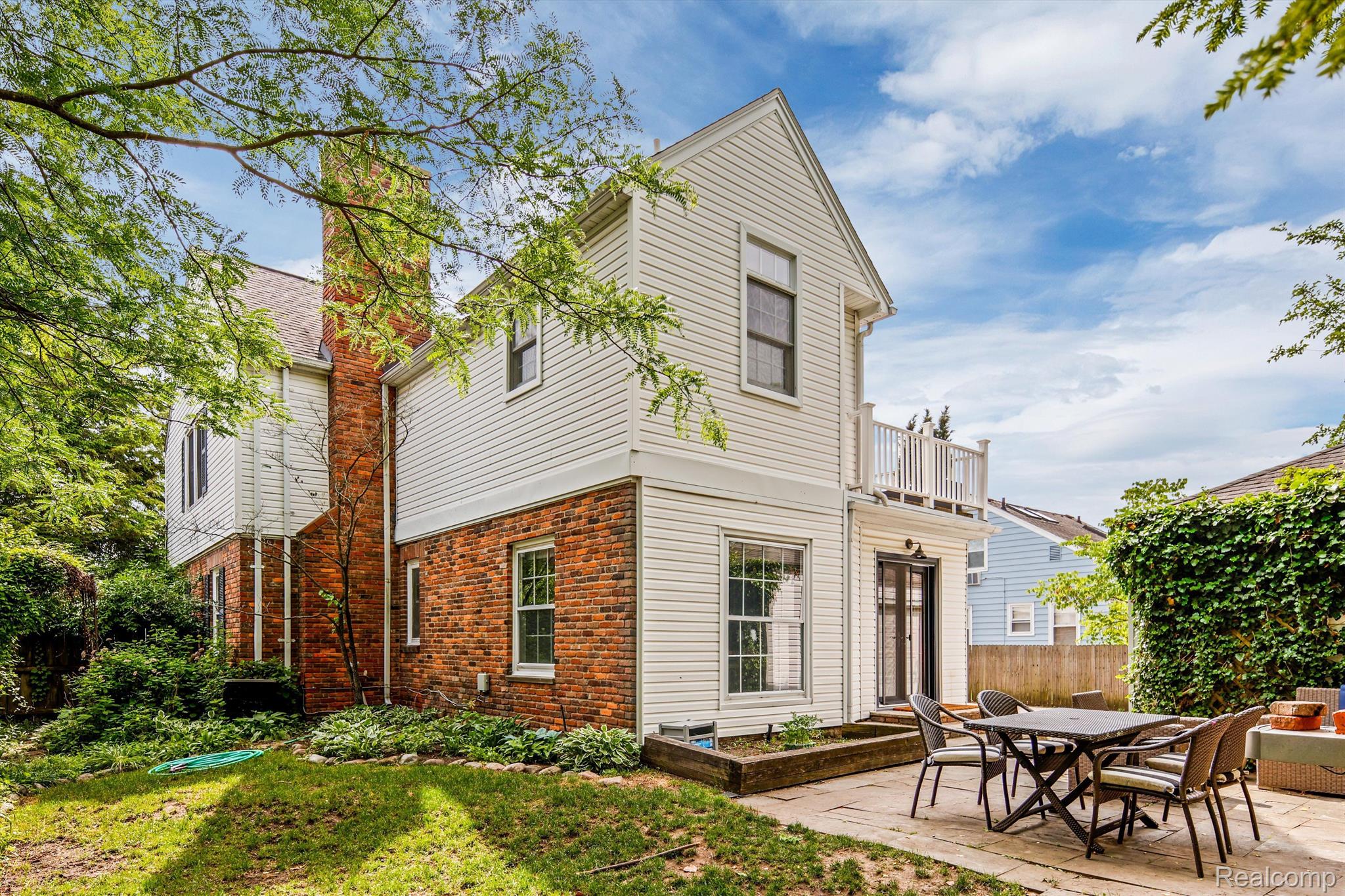 286 PLEASANT Street