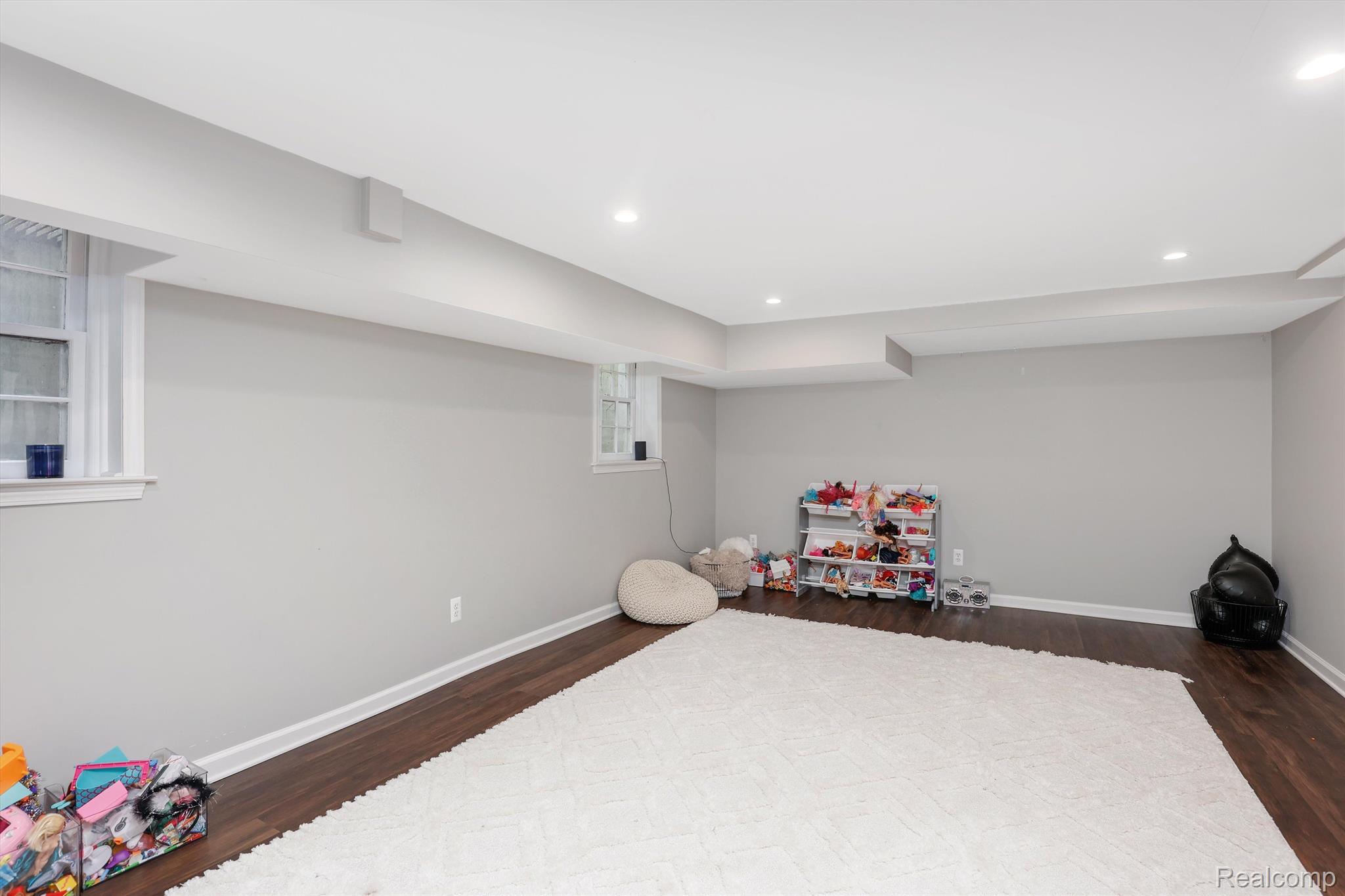 286 PLEASANT Street
