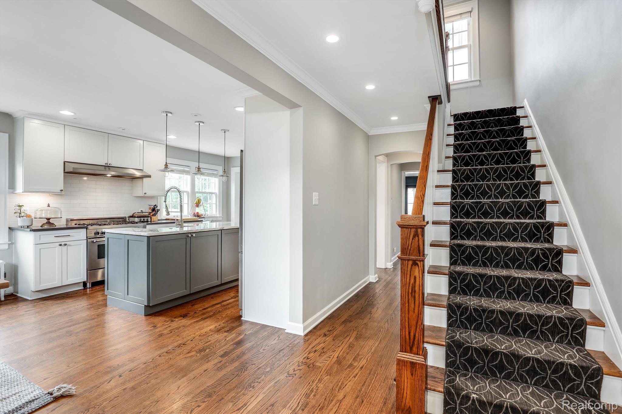 286 PLEASANT Street