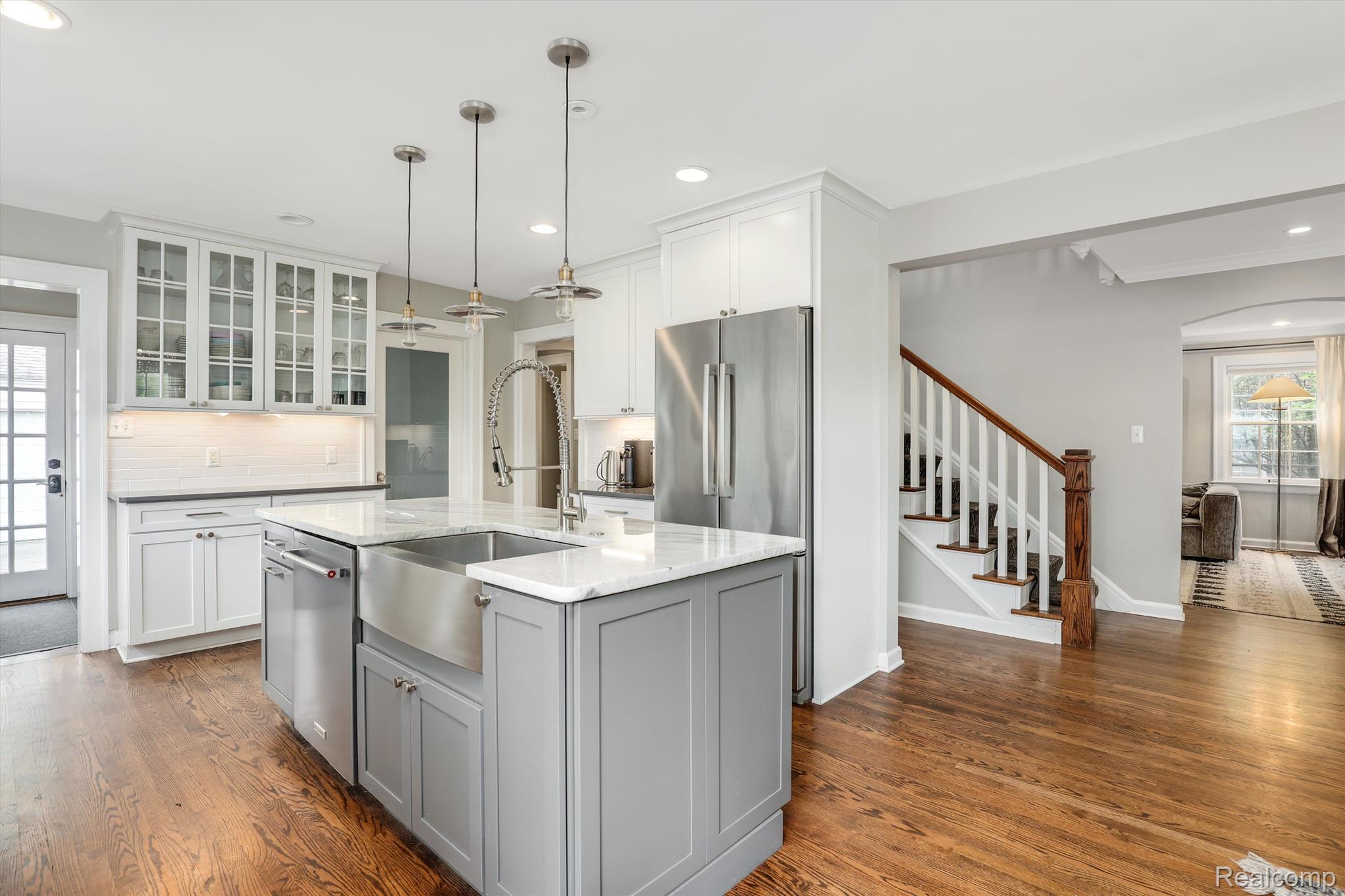 286 PLEASANT Street