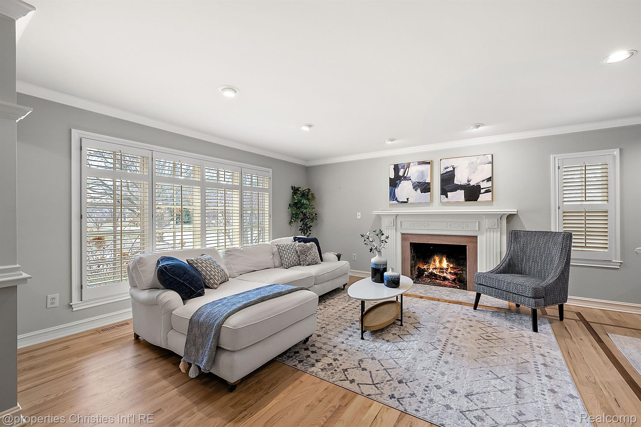 2298 W Lincoln Street