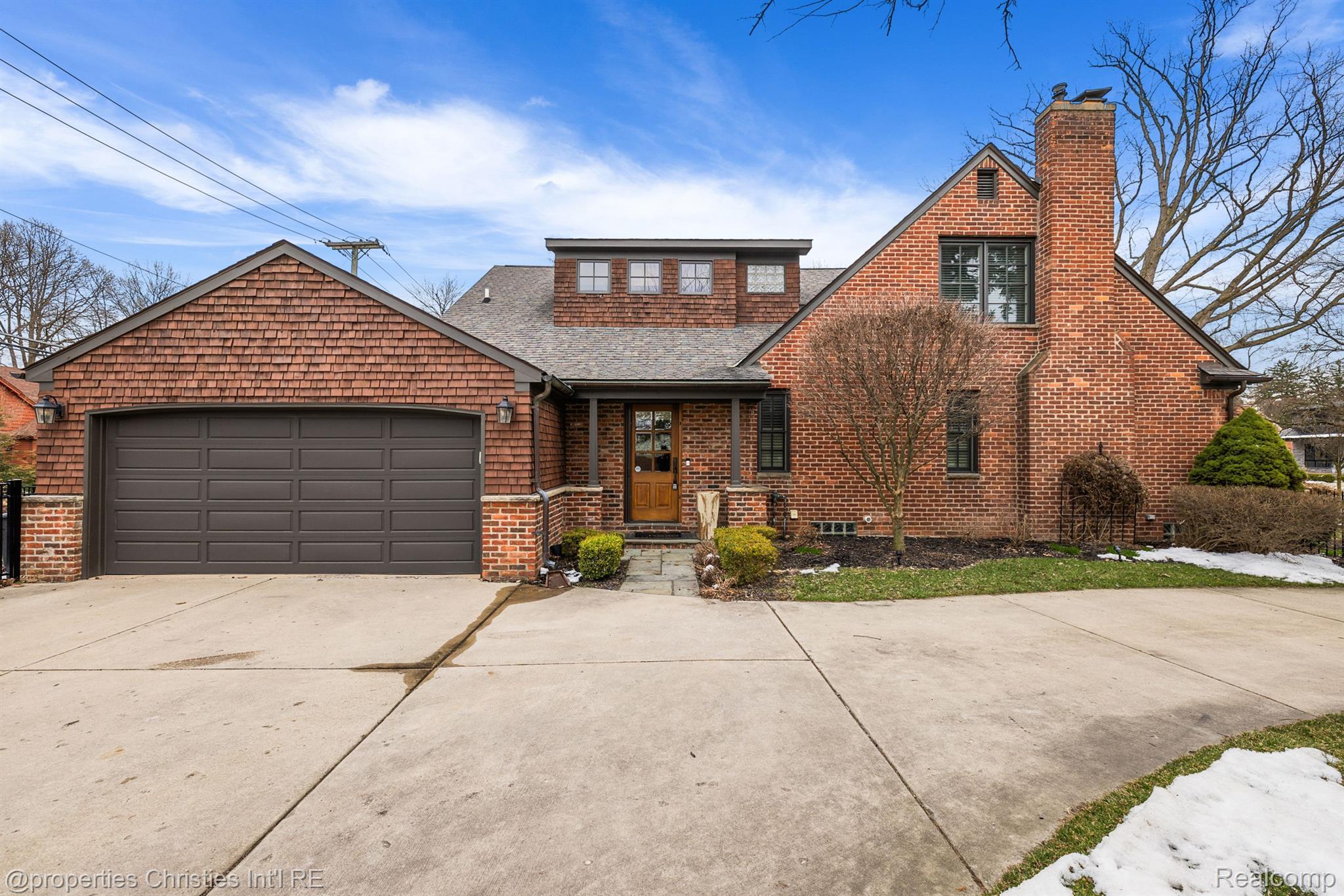 2298 W Lincoln Street