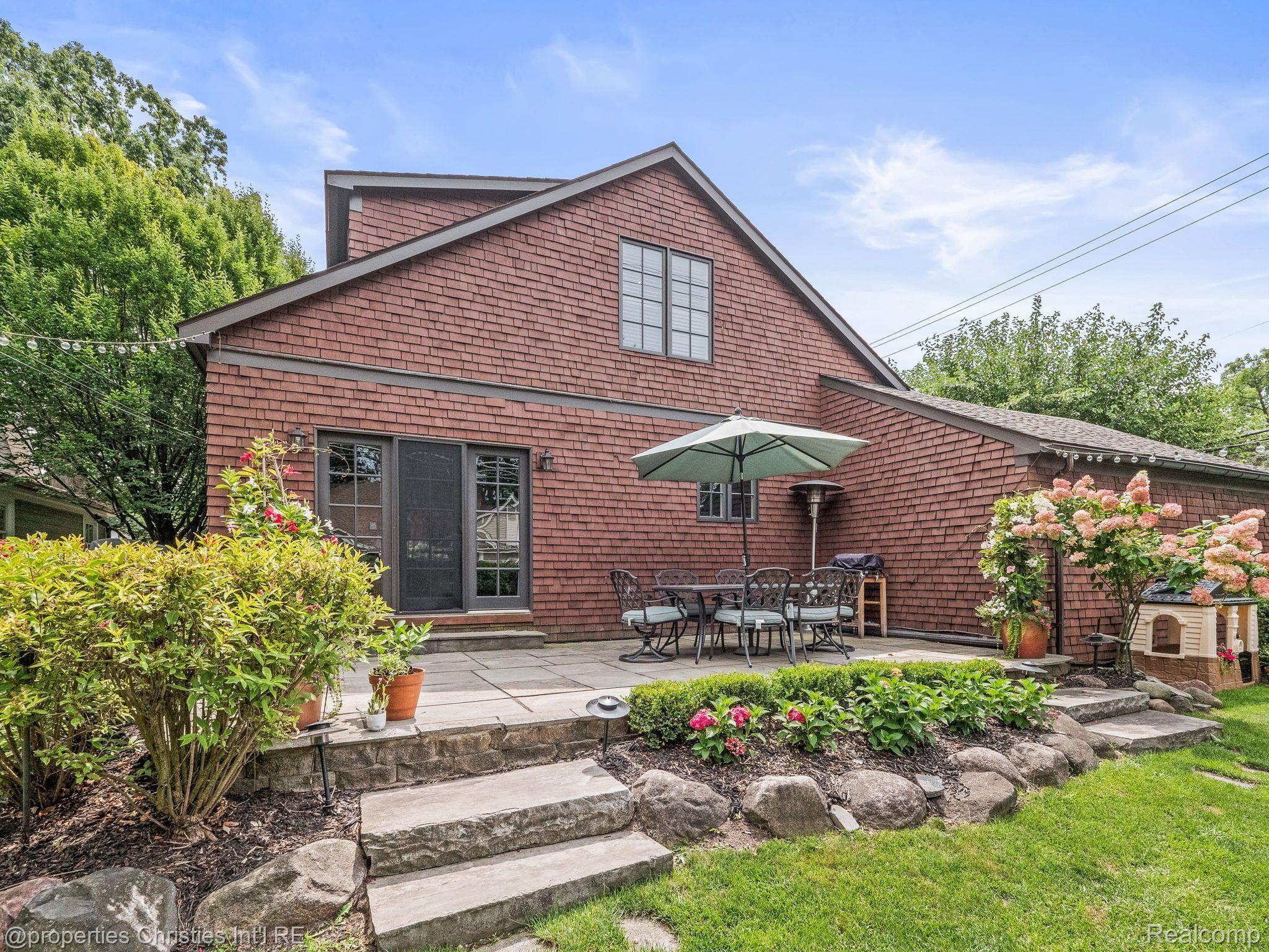 2298 W Lincoln Street
