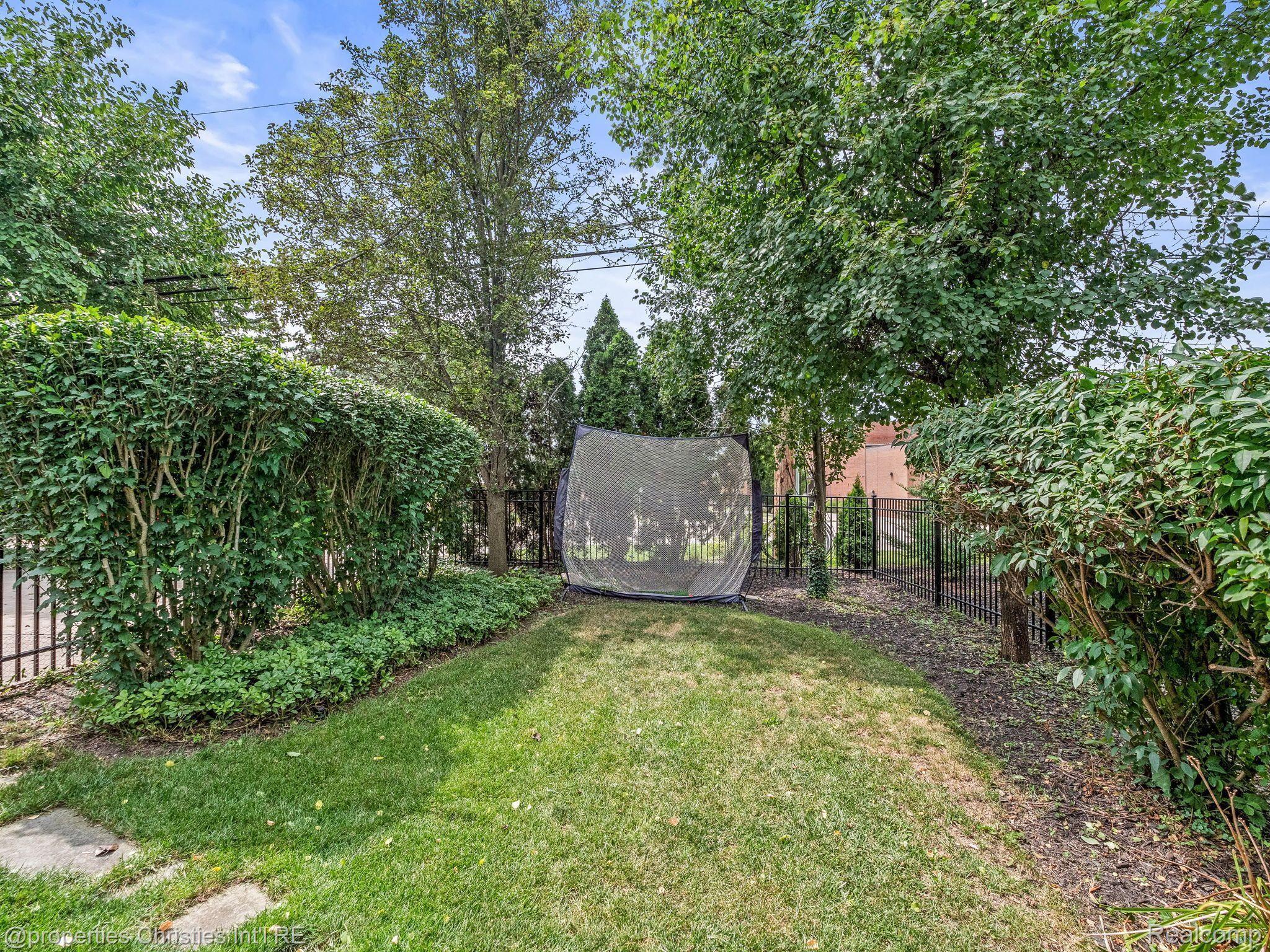2298 W Lincoln Street