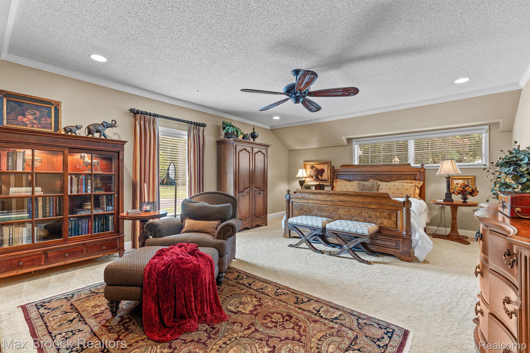 6335 E SURREY Road