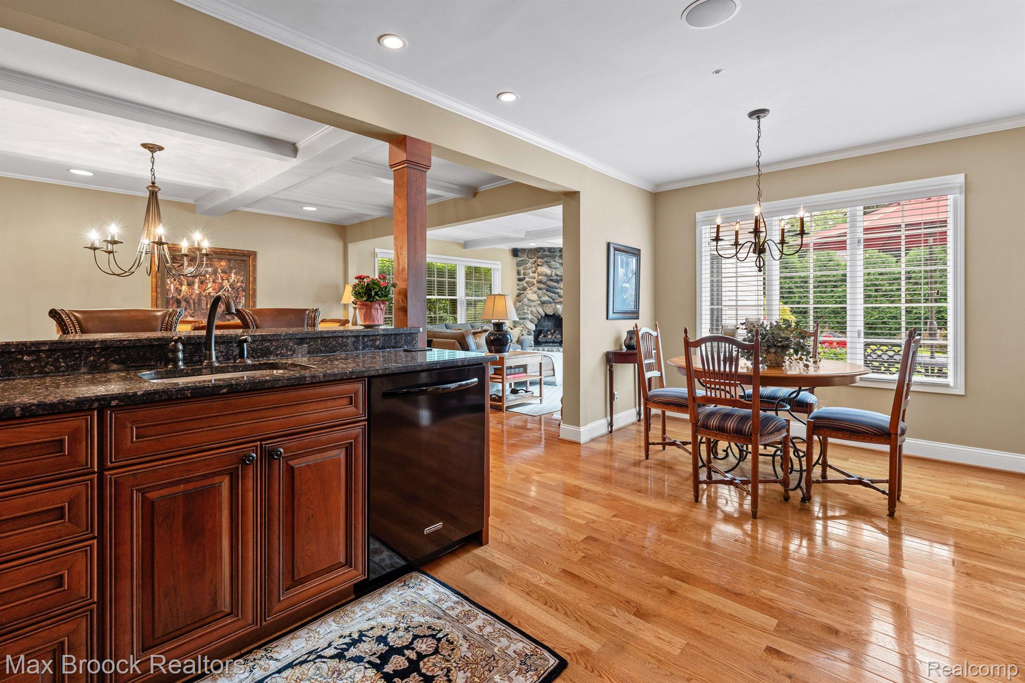 6335 E SURREY Road