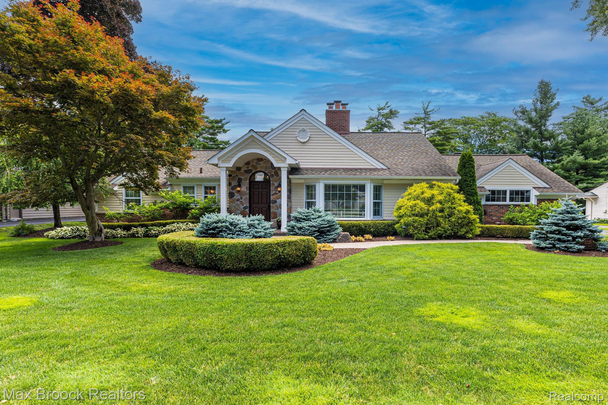 6335 E SURREY Road