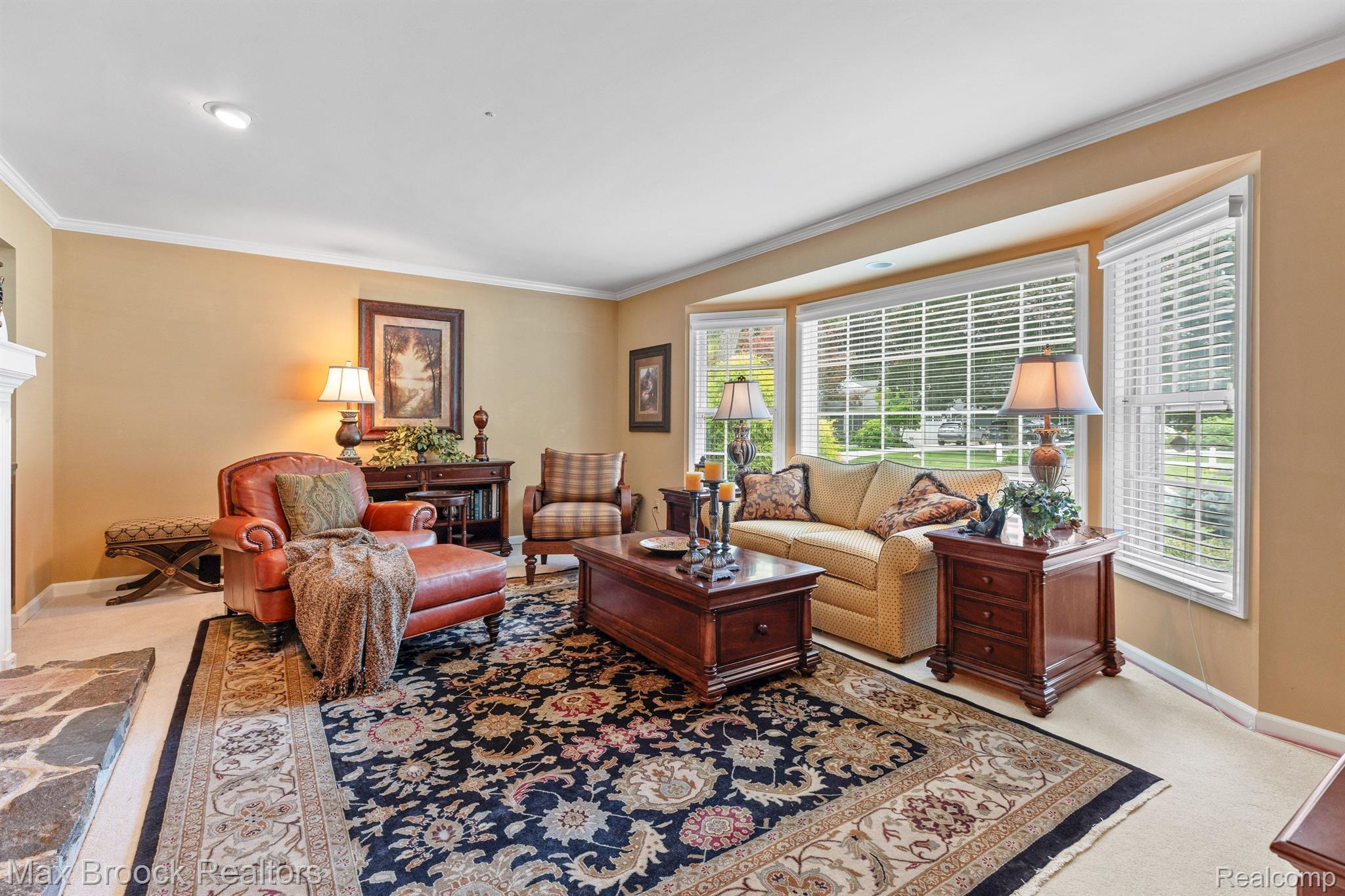 6335 E SURREY Road