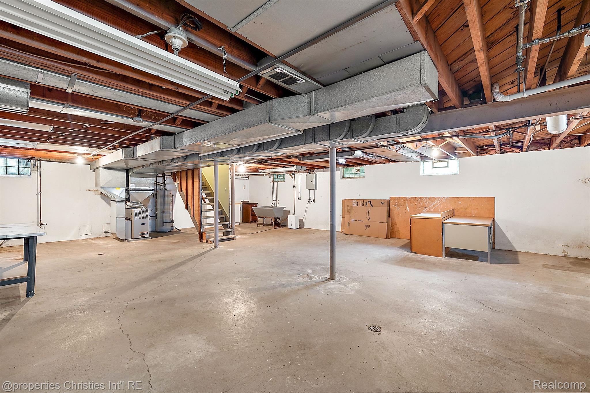 6855 N LAFAYETTE Street