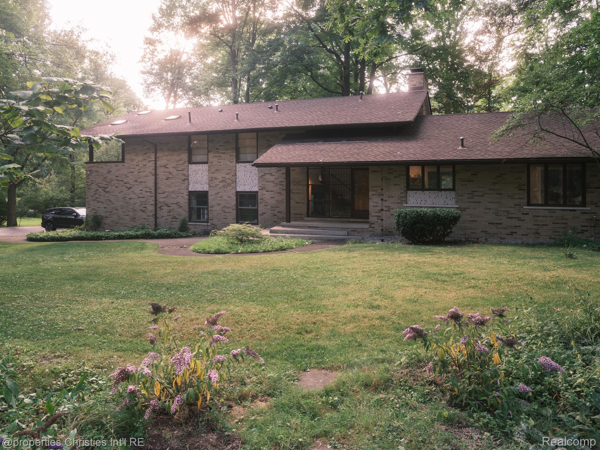 7388 LINDENMERE Drive