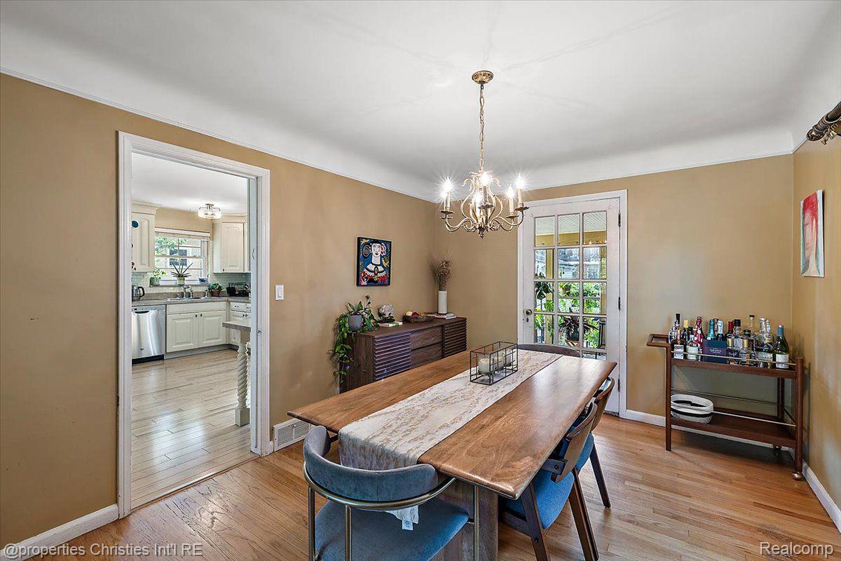1683 Severn Road