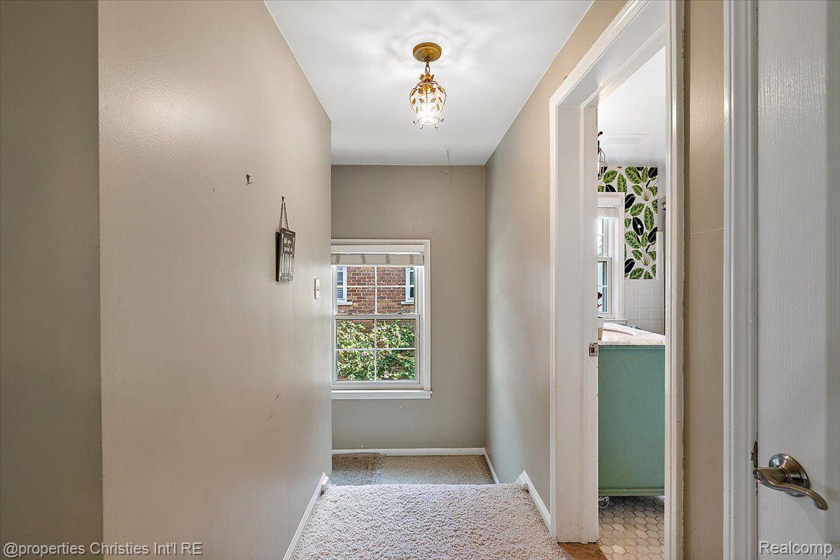 1683 Severn Road