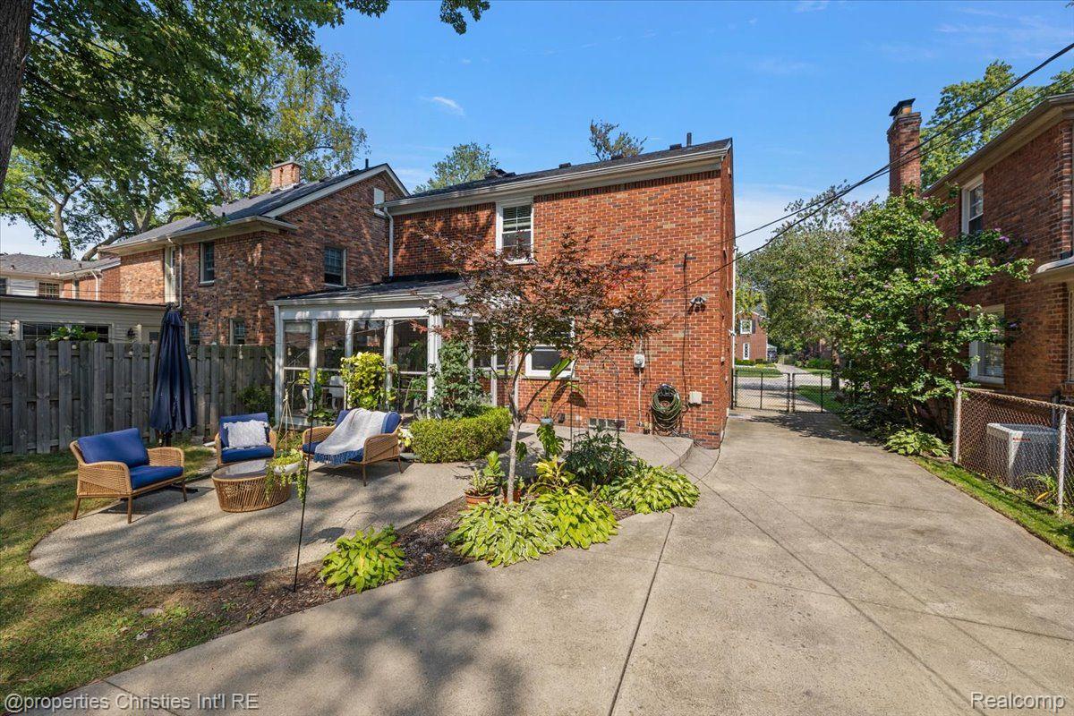 1683 Severn Road