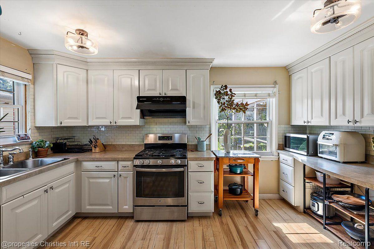 1683 Severn Road