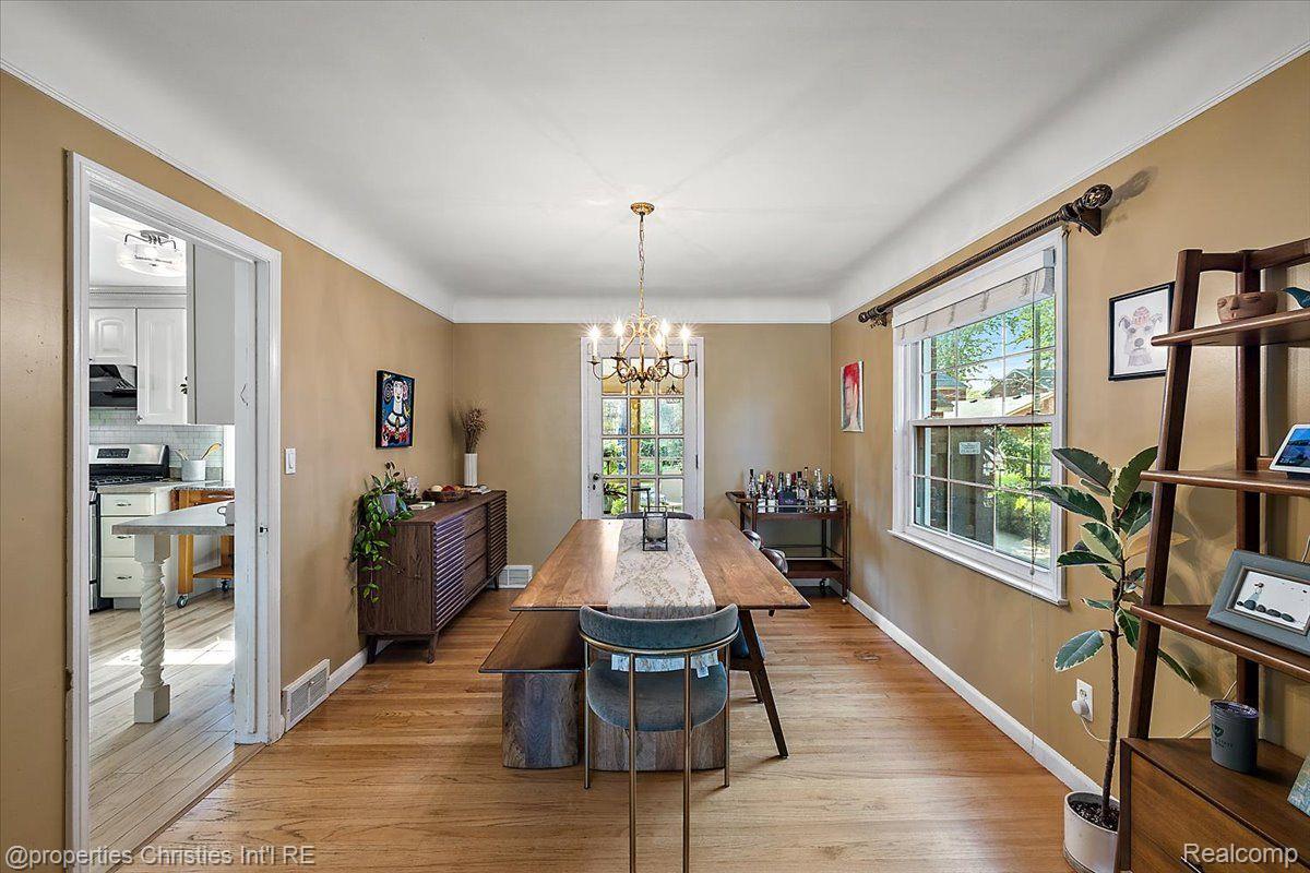 1683 Severn Road