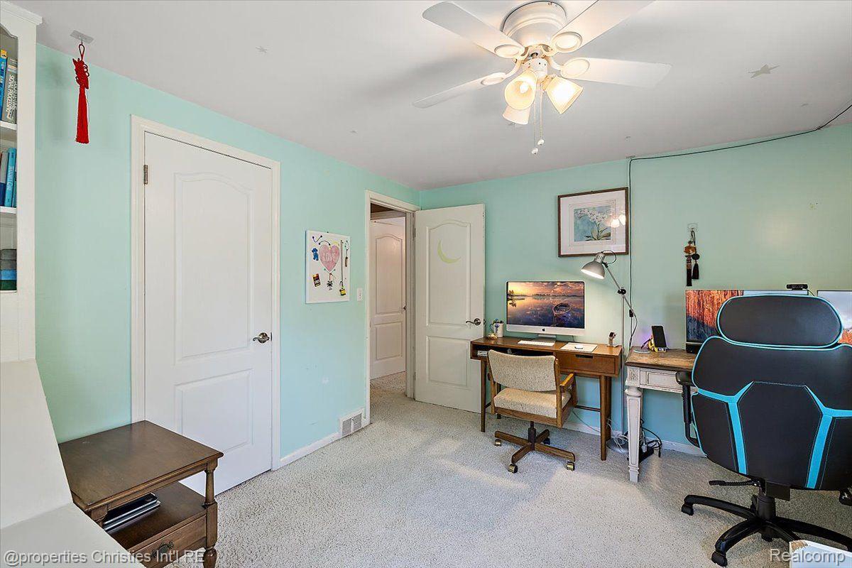 1683 Severn Road