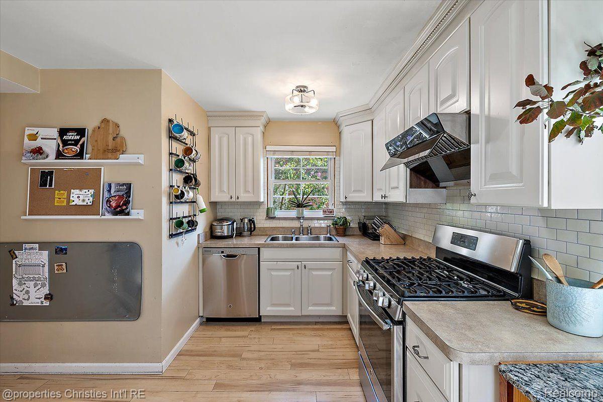1683 Severn Road