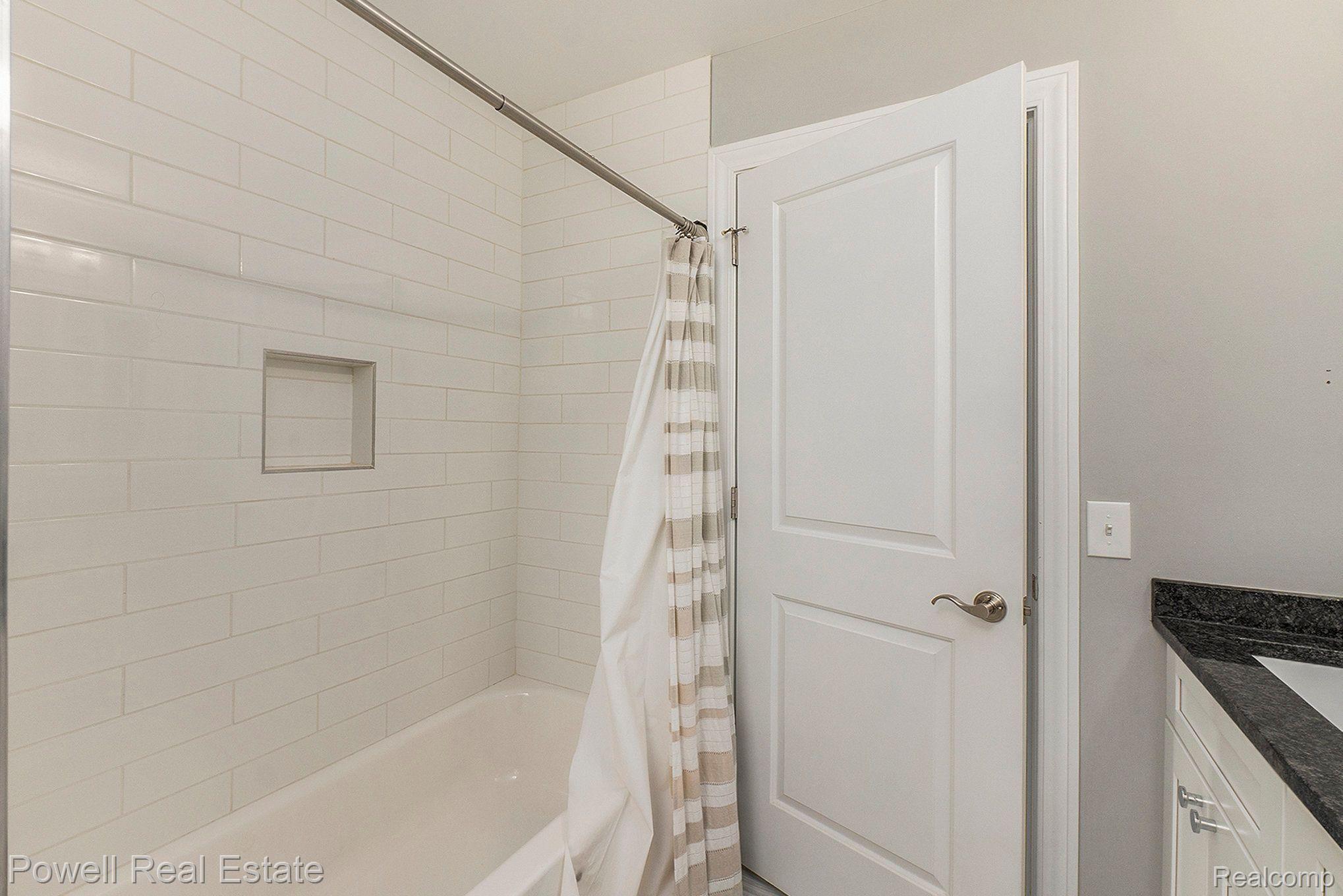 136 N Dorchester Avenue