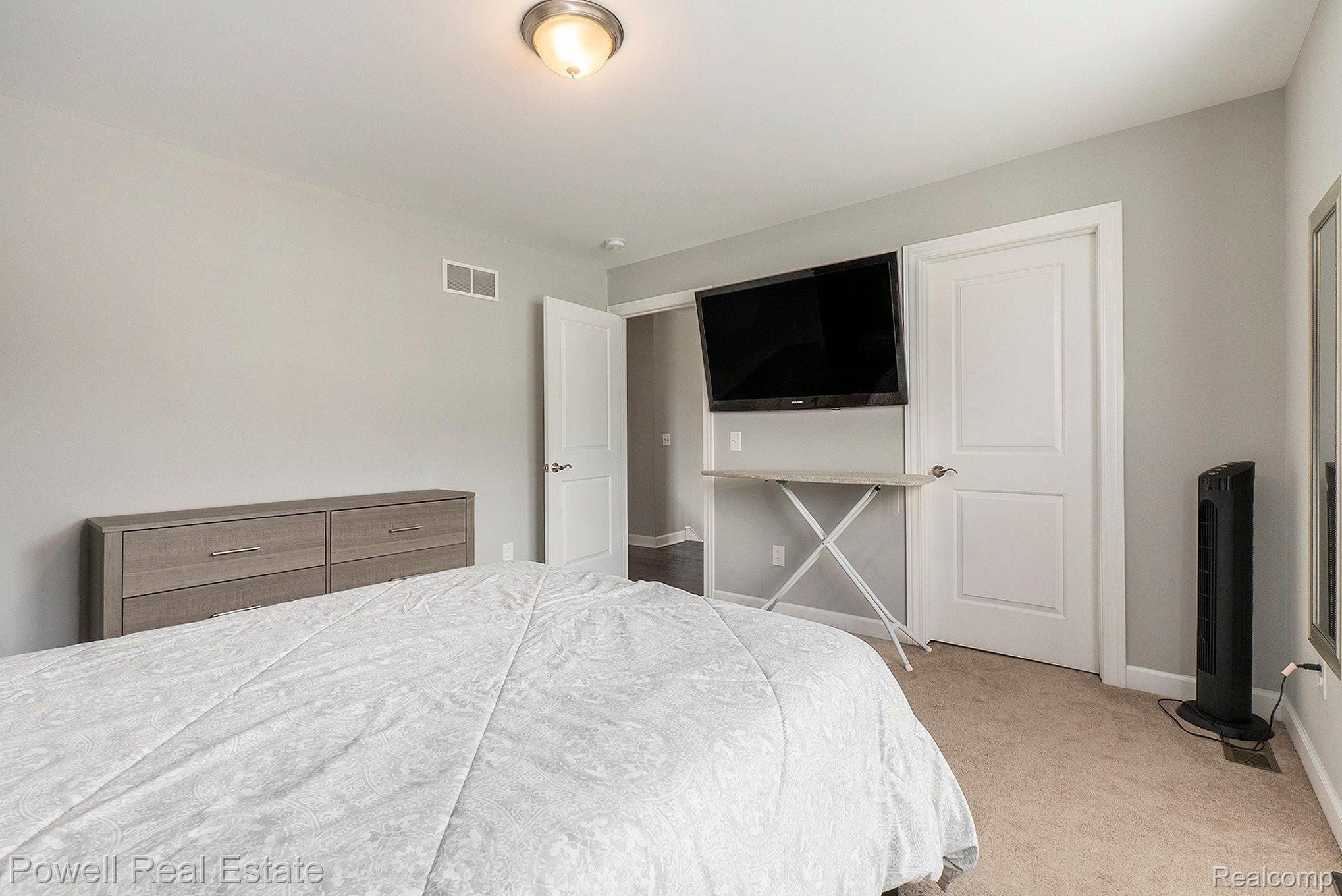 136 N Dorchester Avenue