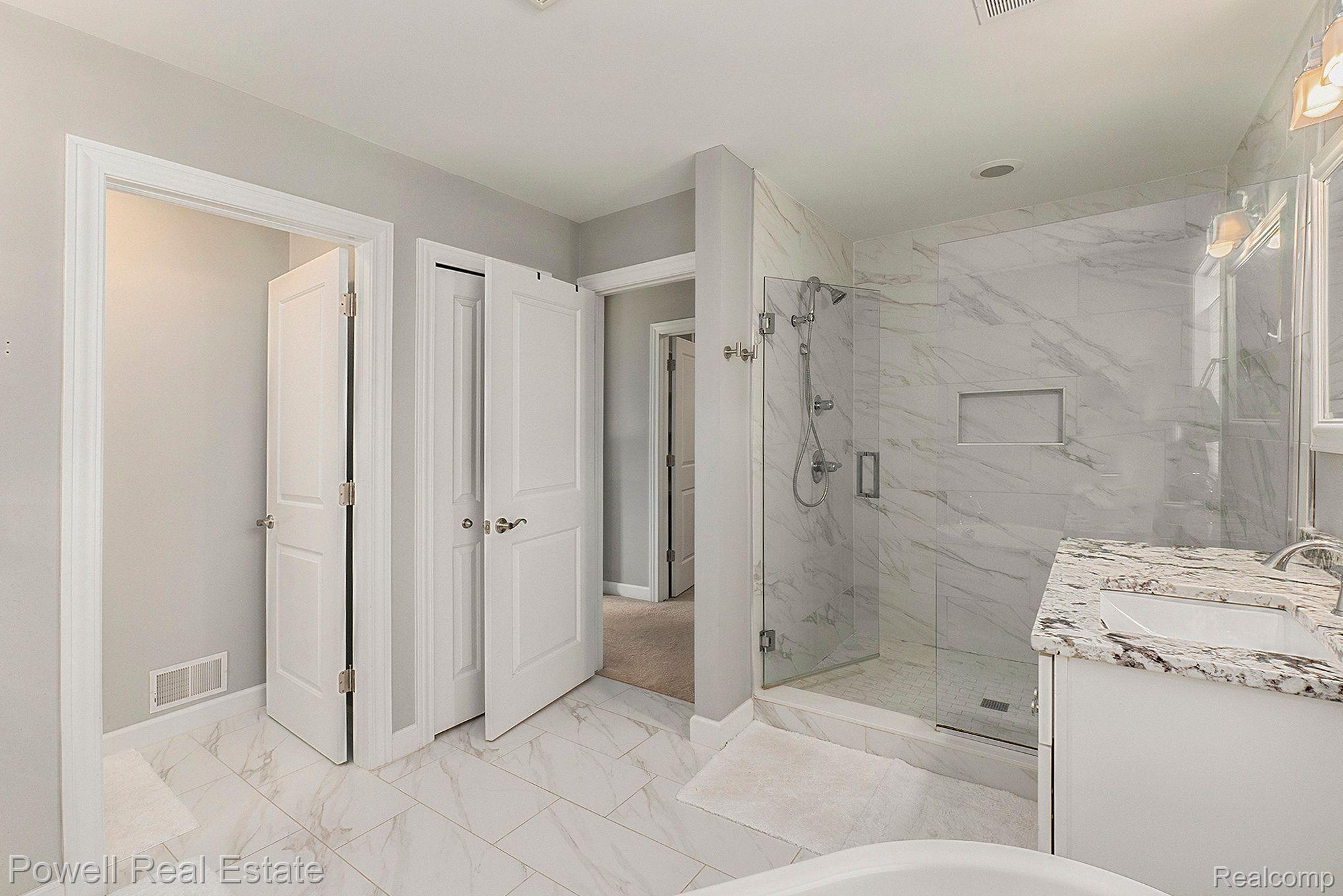 136 N Dorchester Avenue