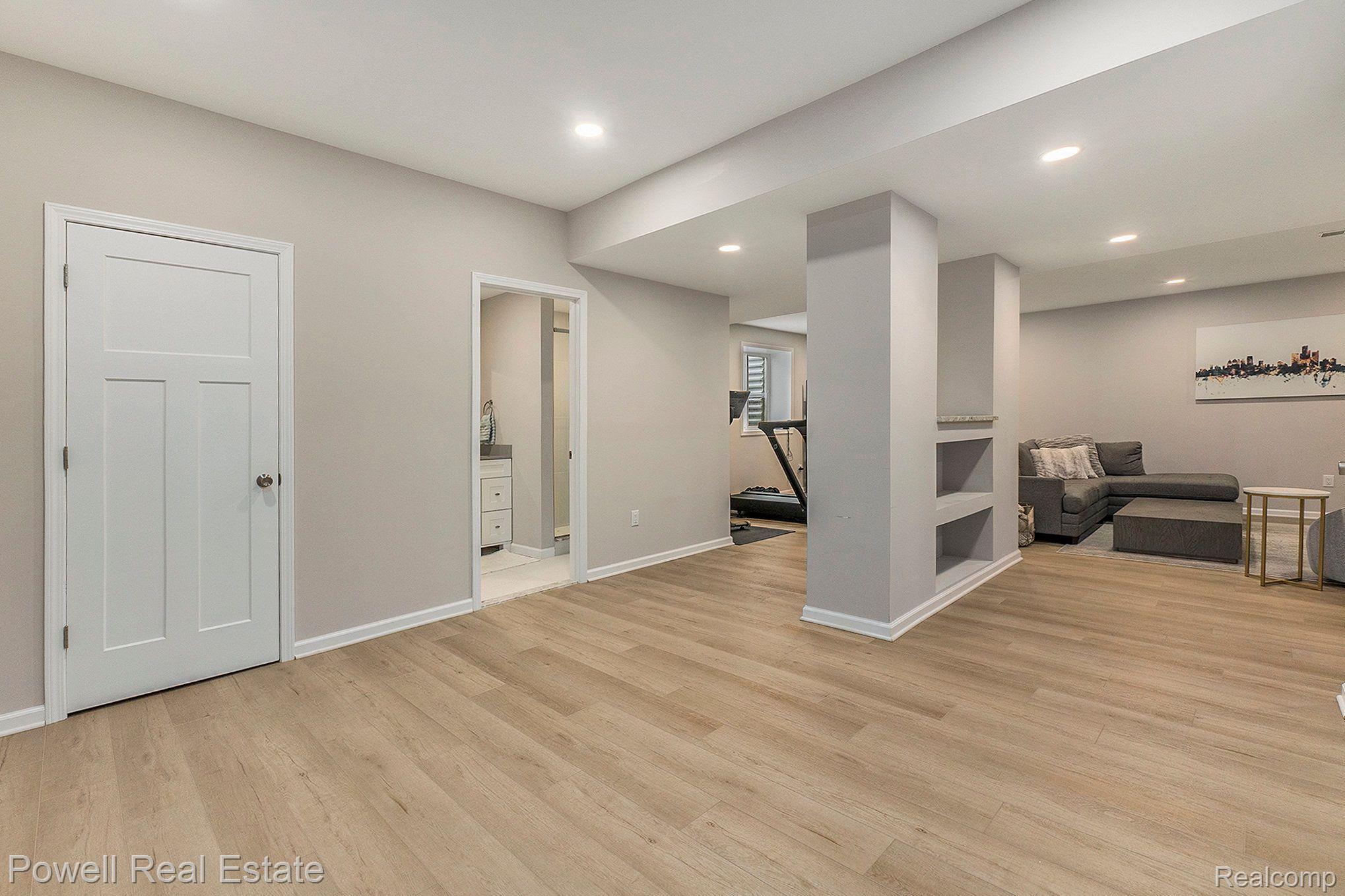 136 N Dorchester Avenue