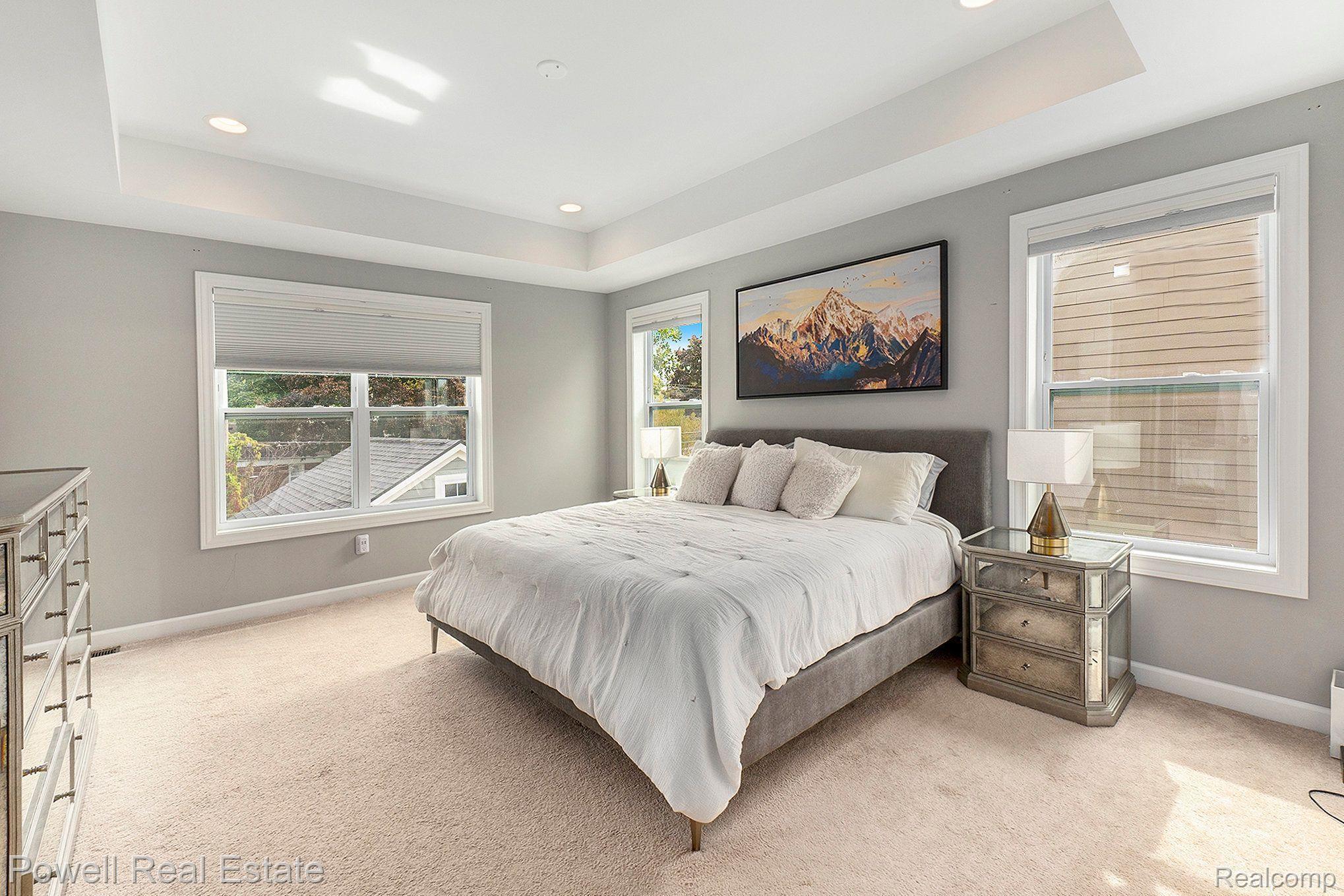 136 N Dorchester Avenue