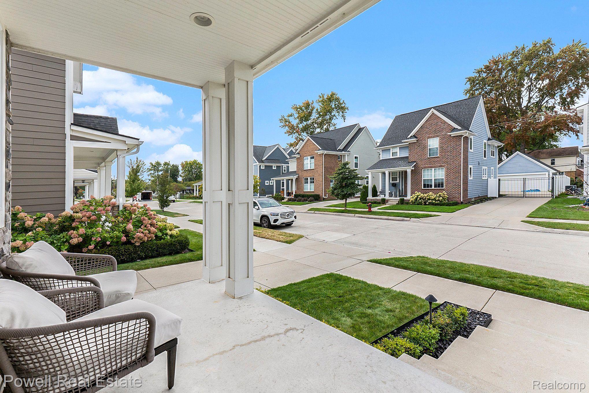 136 N Dorchester Avenue