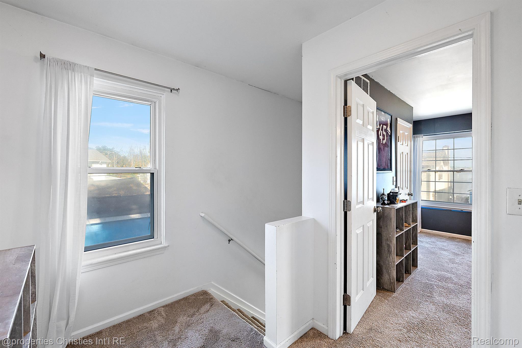 8870 Lagoon Drive