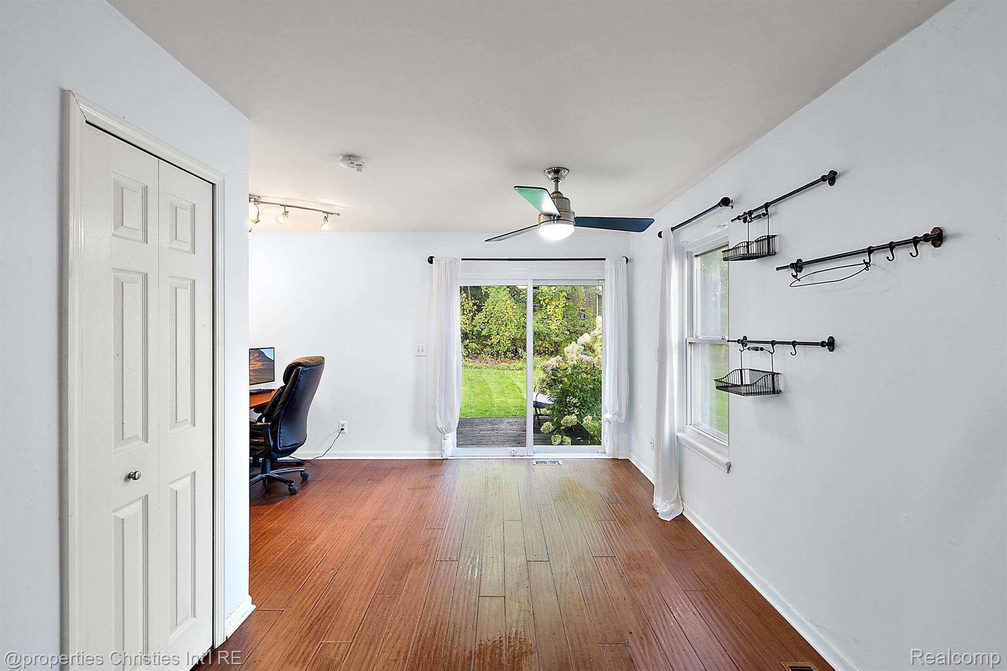 8870 Lagoon Drive