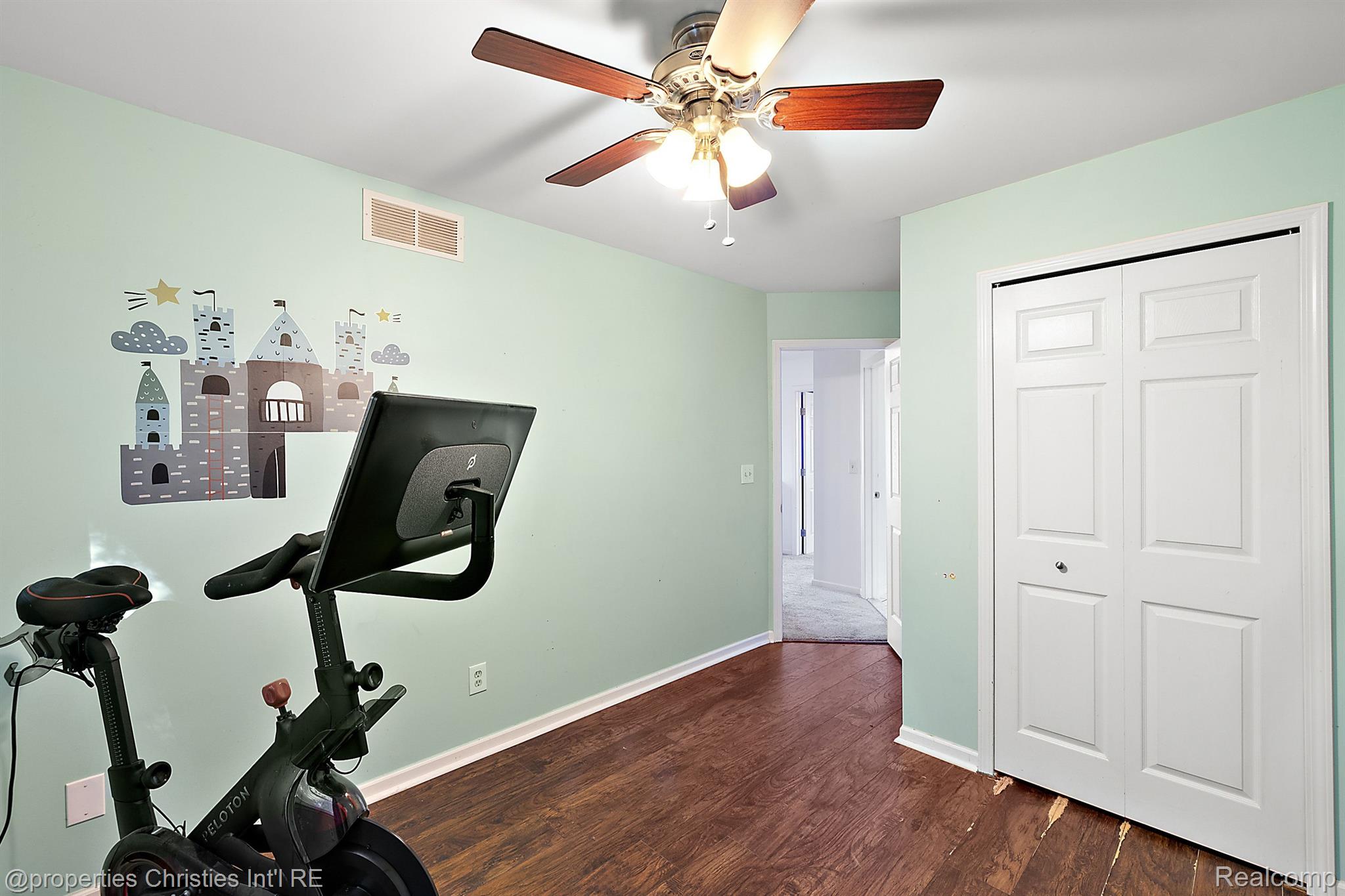 8870 Lagoon Drive