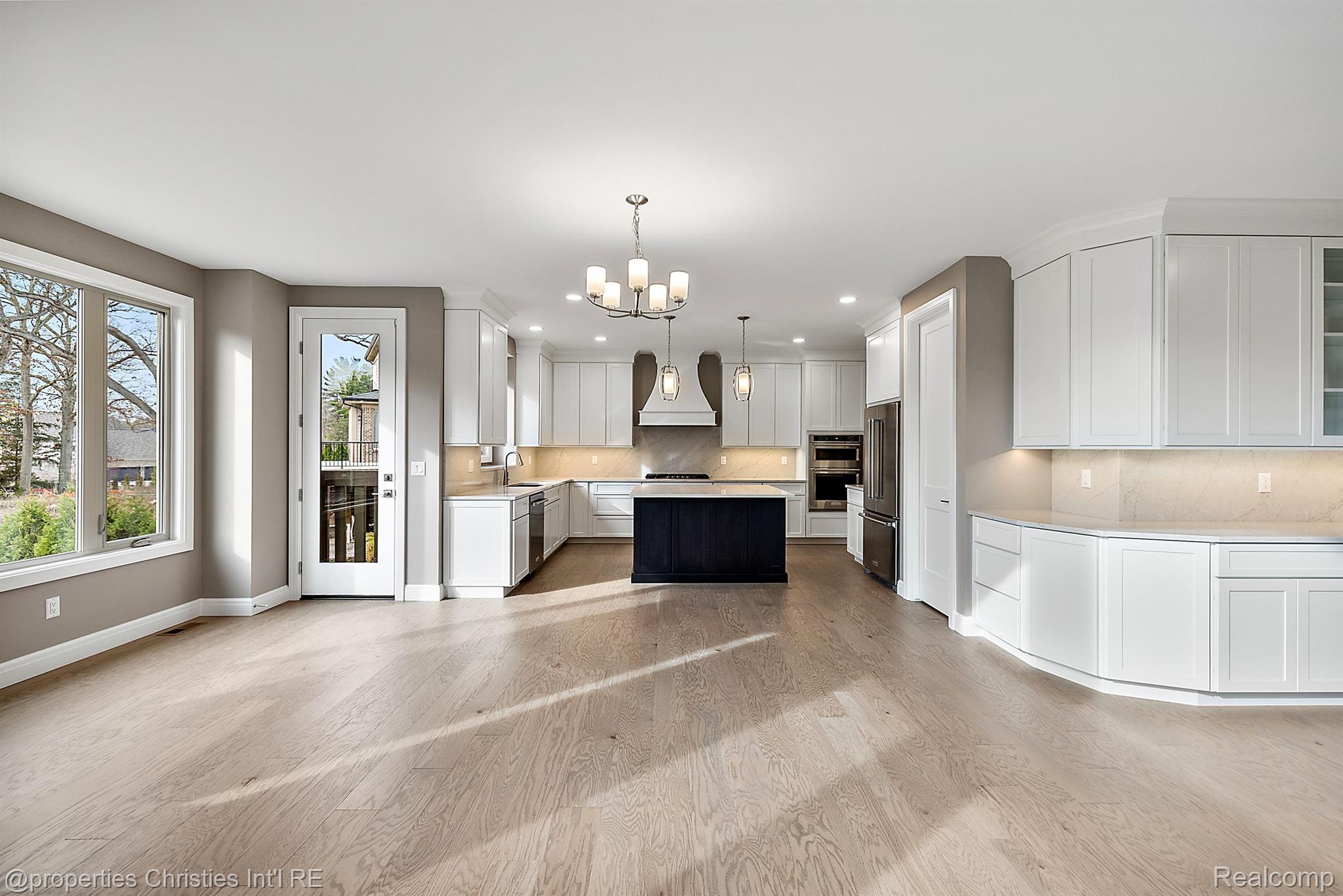 22604 Montebello Court