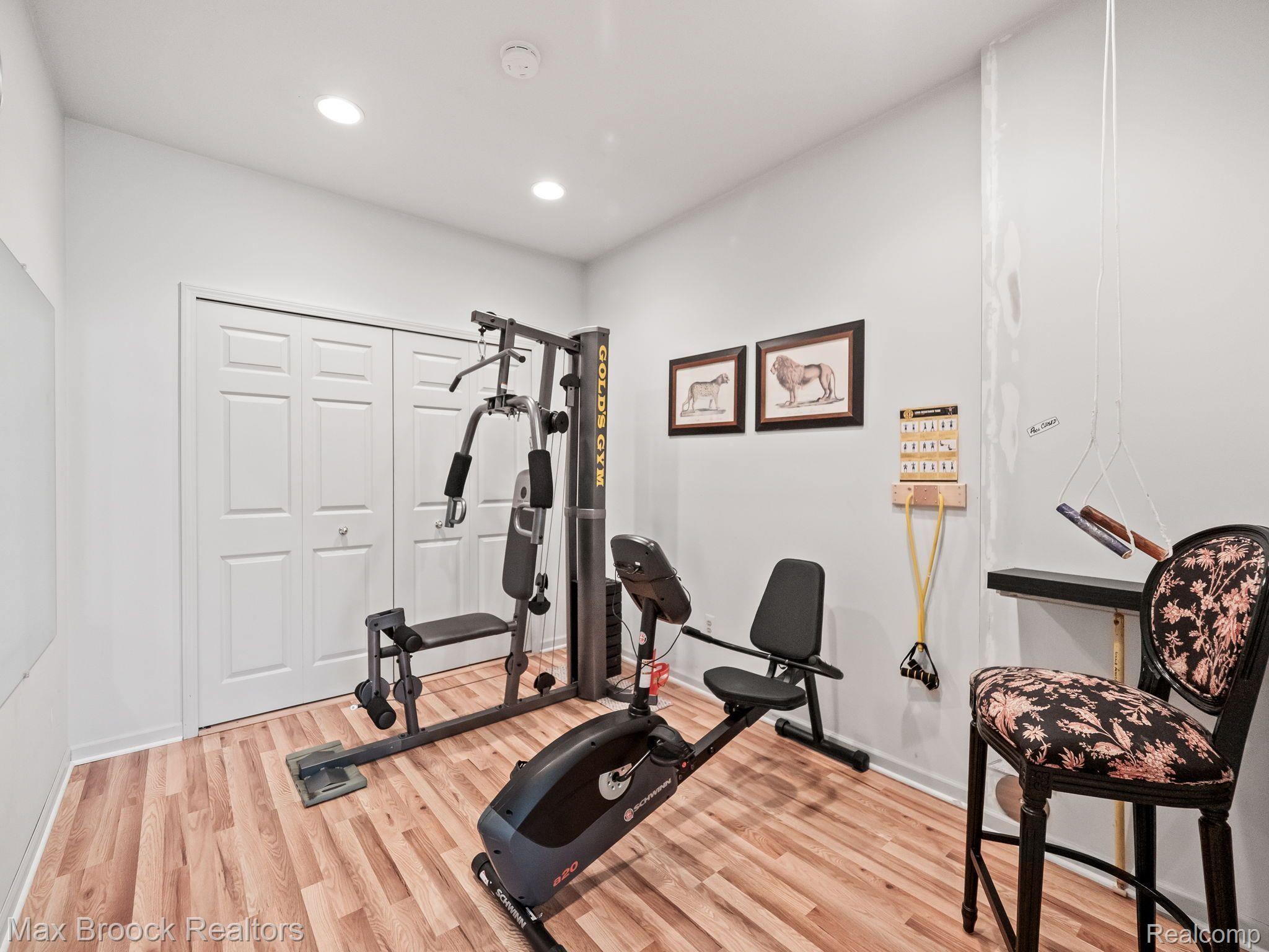 7219 Huntcliff