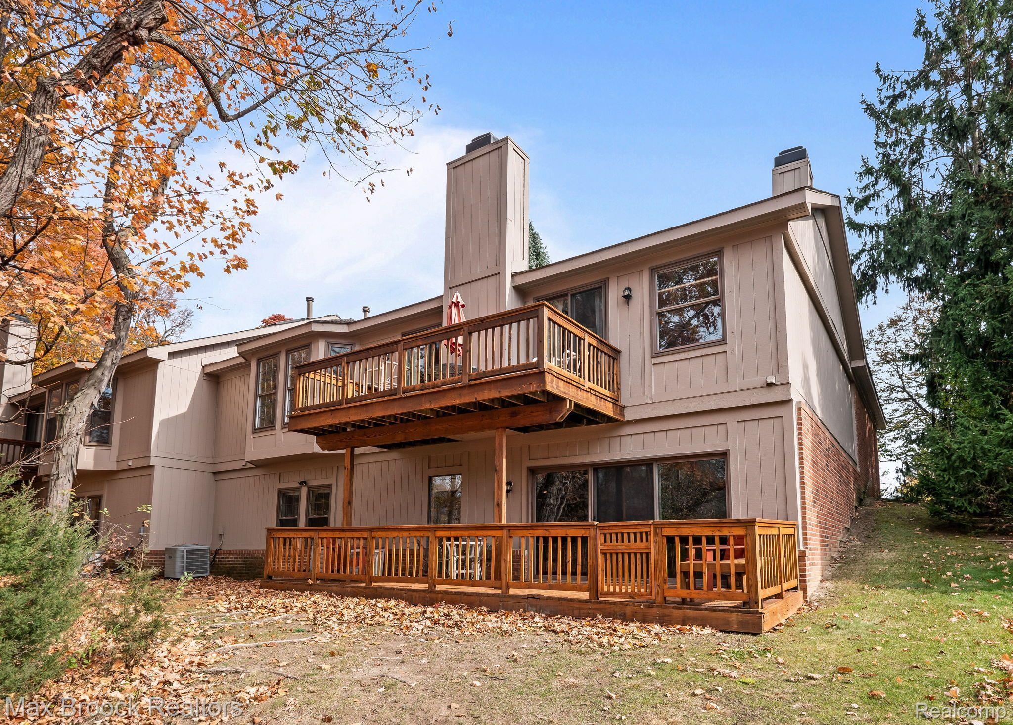7219 Huntcliff